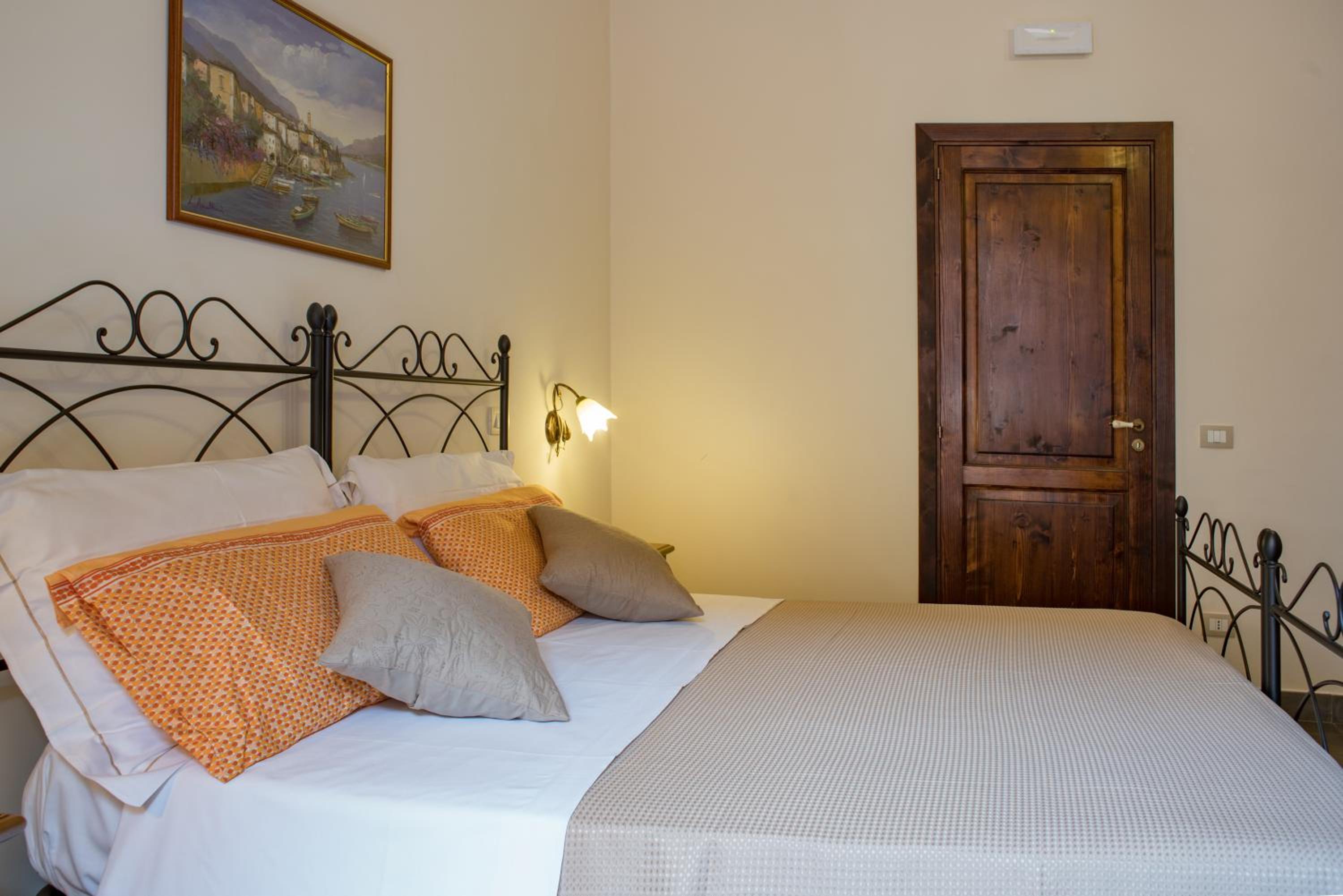 Triple Room with Balcony - Photo 3