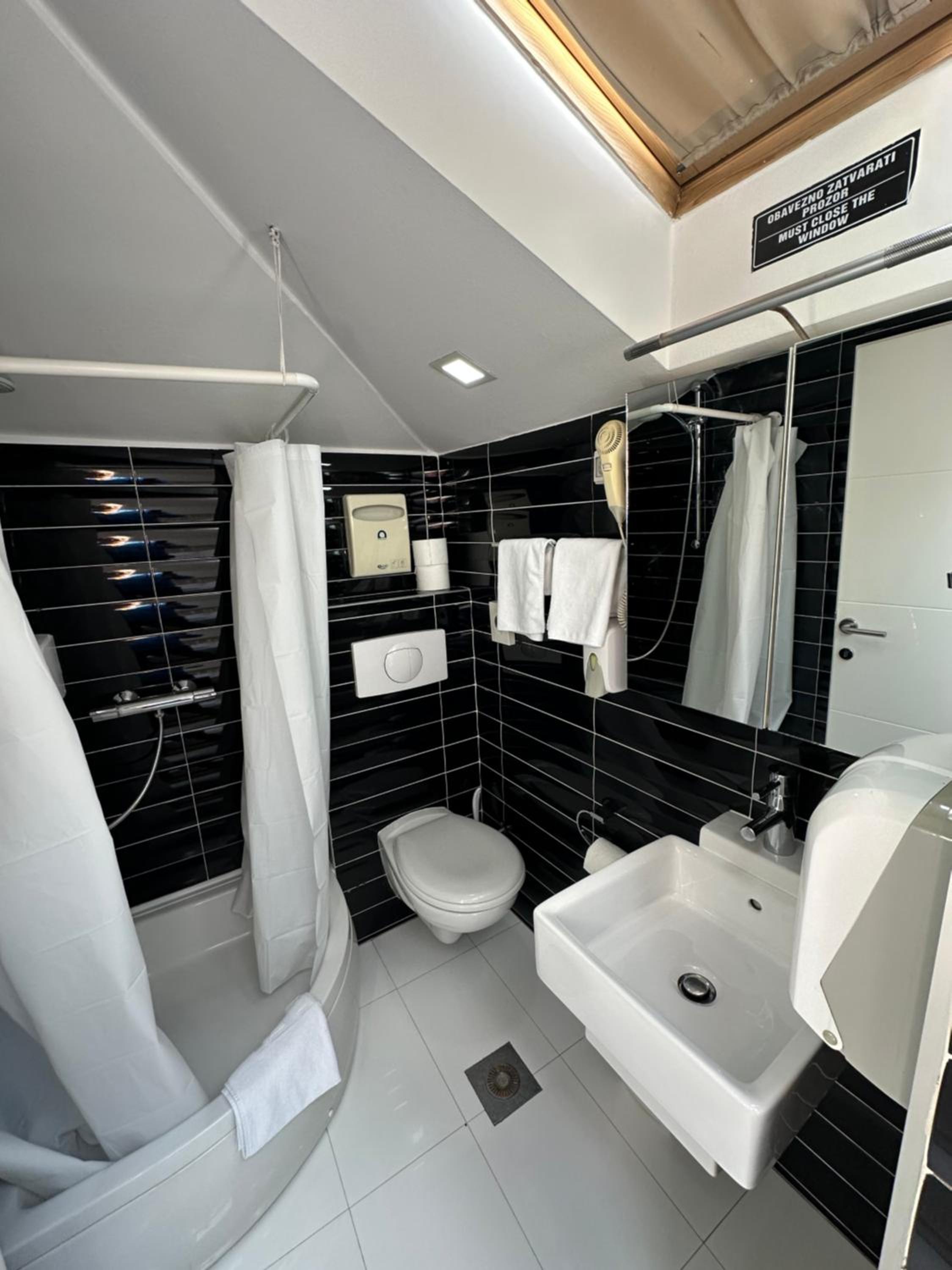 Comfort Triple Room