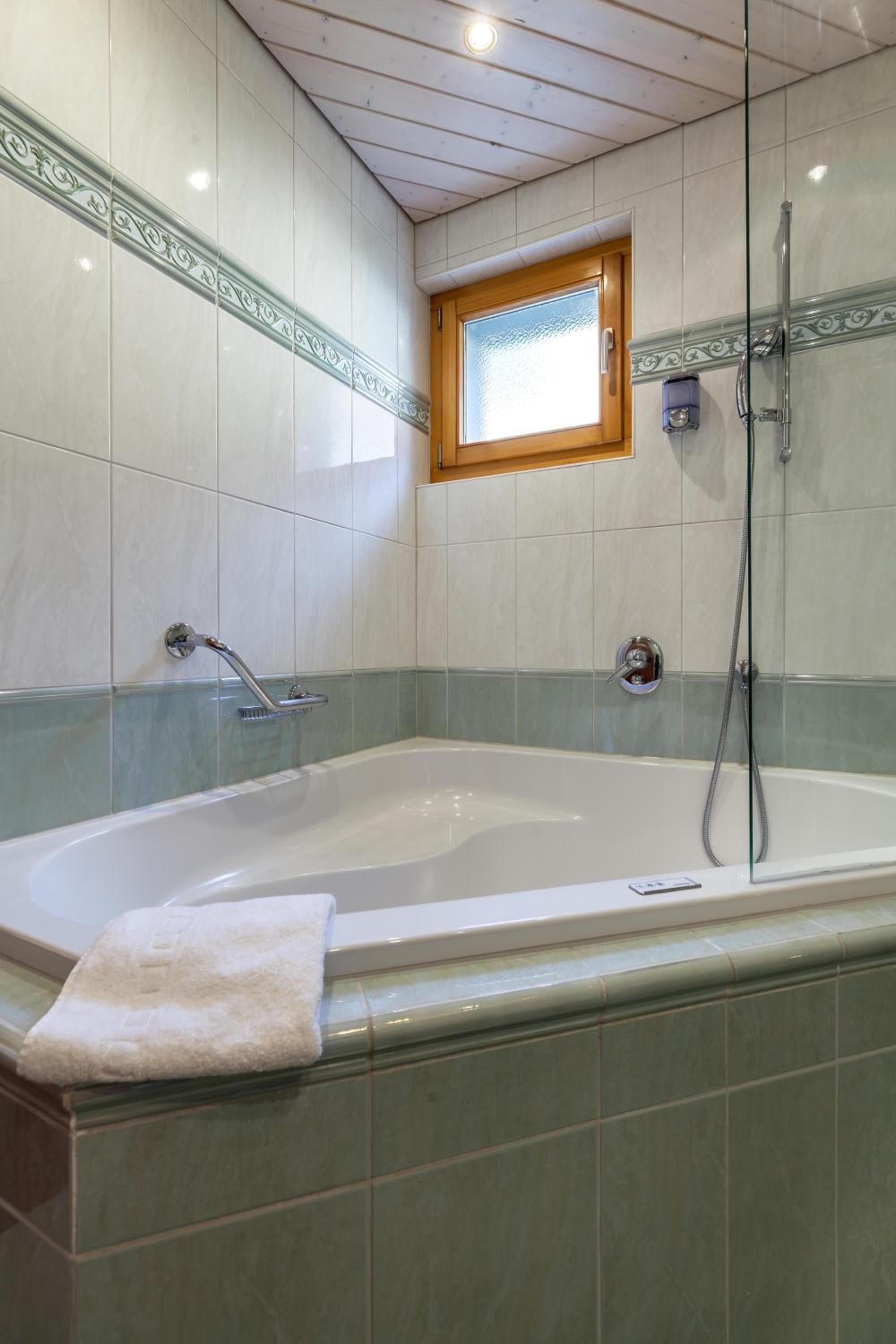 Deluxe Double Room with Balcony with Matterhorn view