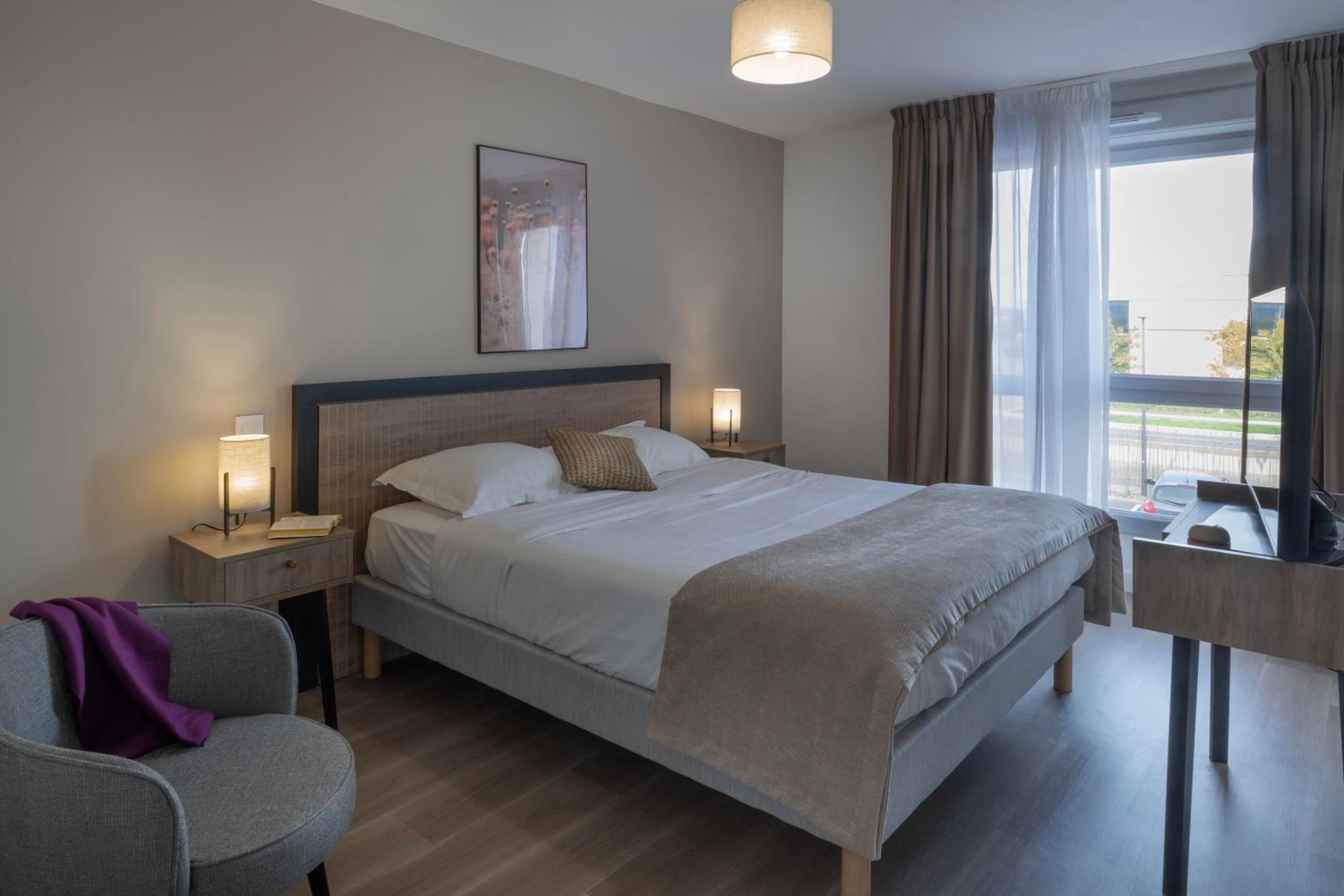 One-Bedroom Apartment with Balcony photo 1