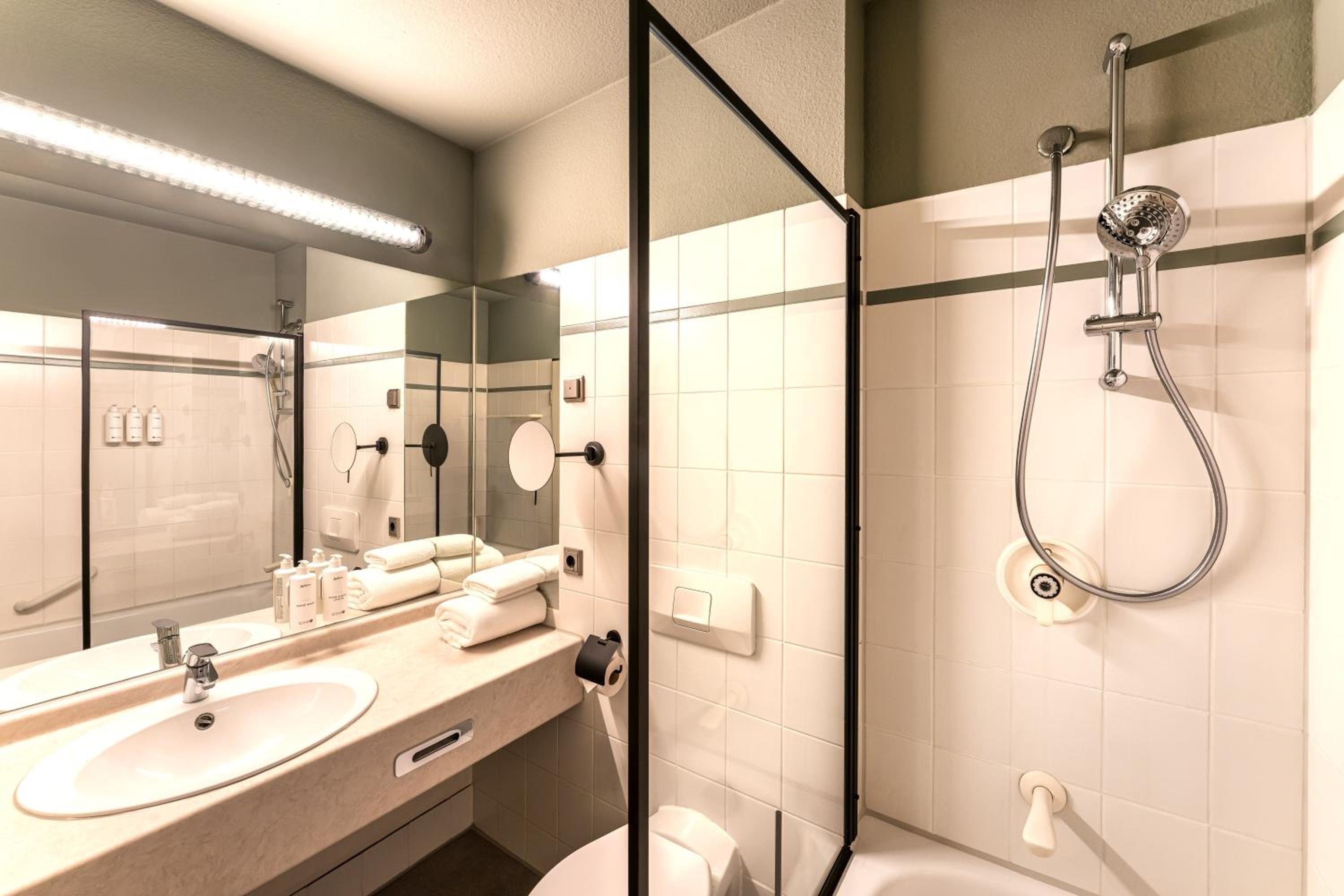 Standard Room - Photo 9