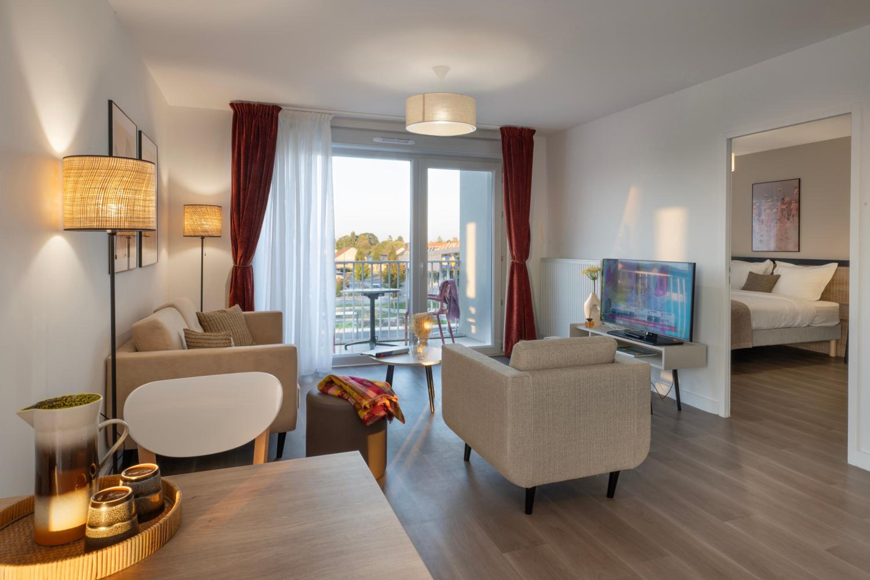 One-Bedroom Apartment with Balcony photo 2