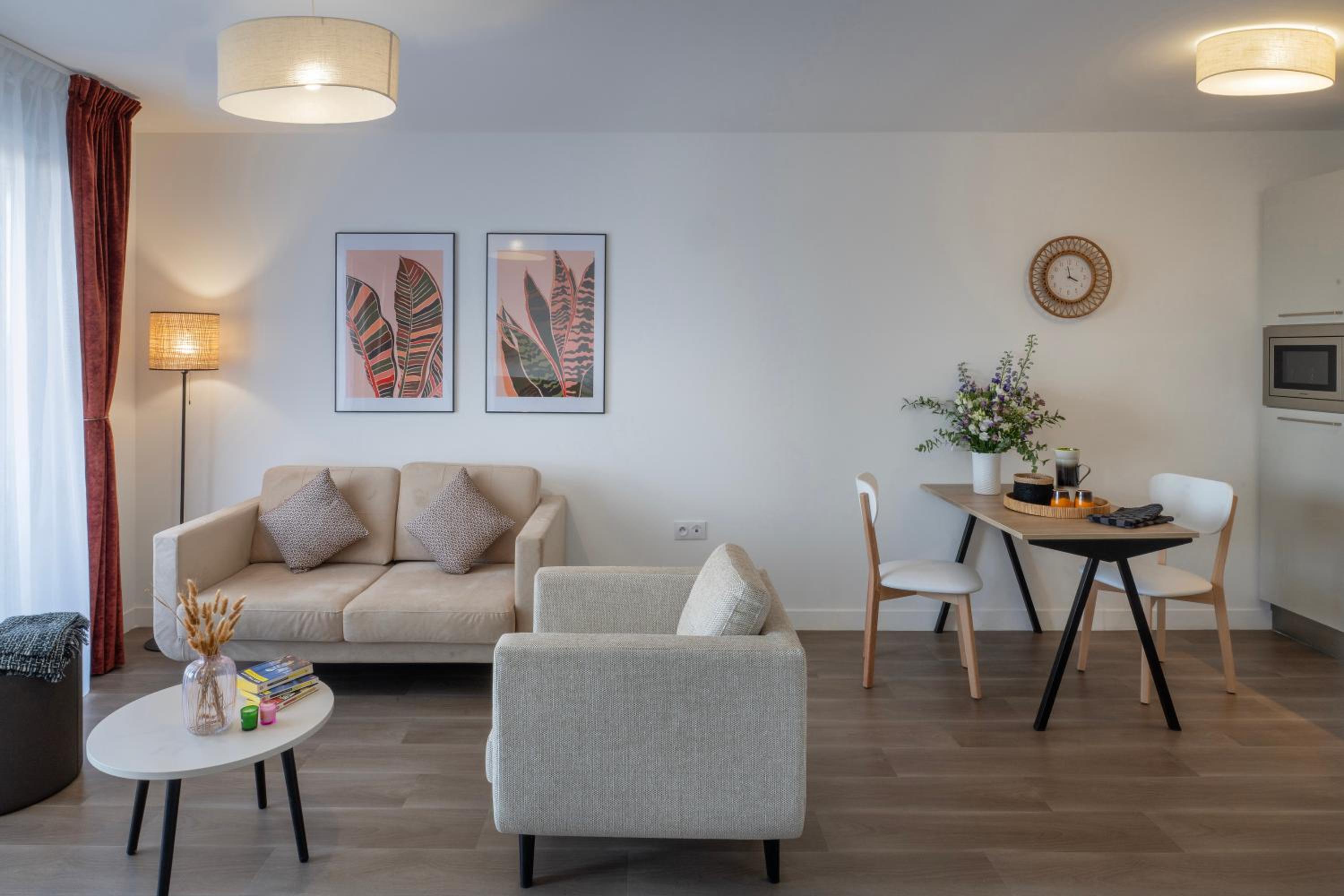 Two-Bedroom Apartment with Balcony photo 3