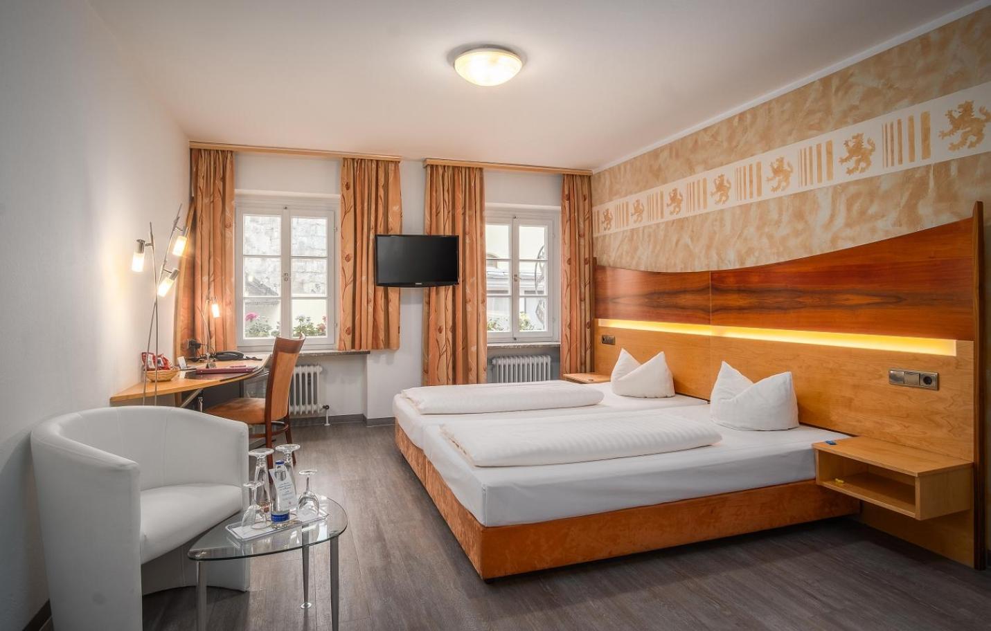 Double Room with Extra Bed photo 3