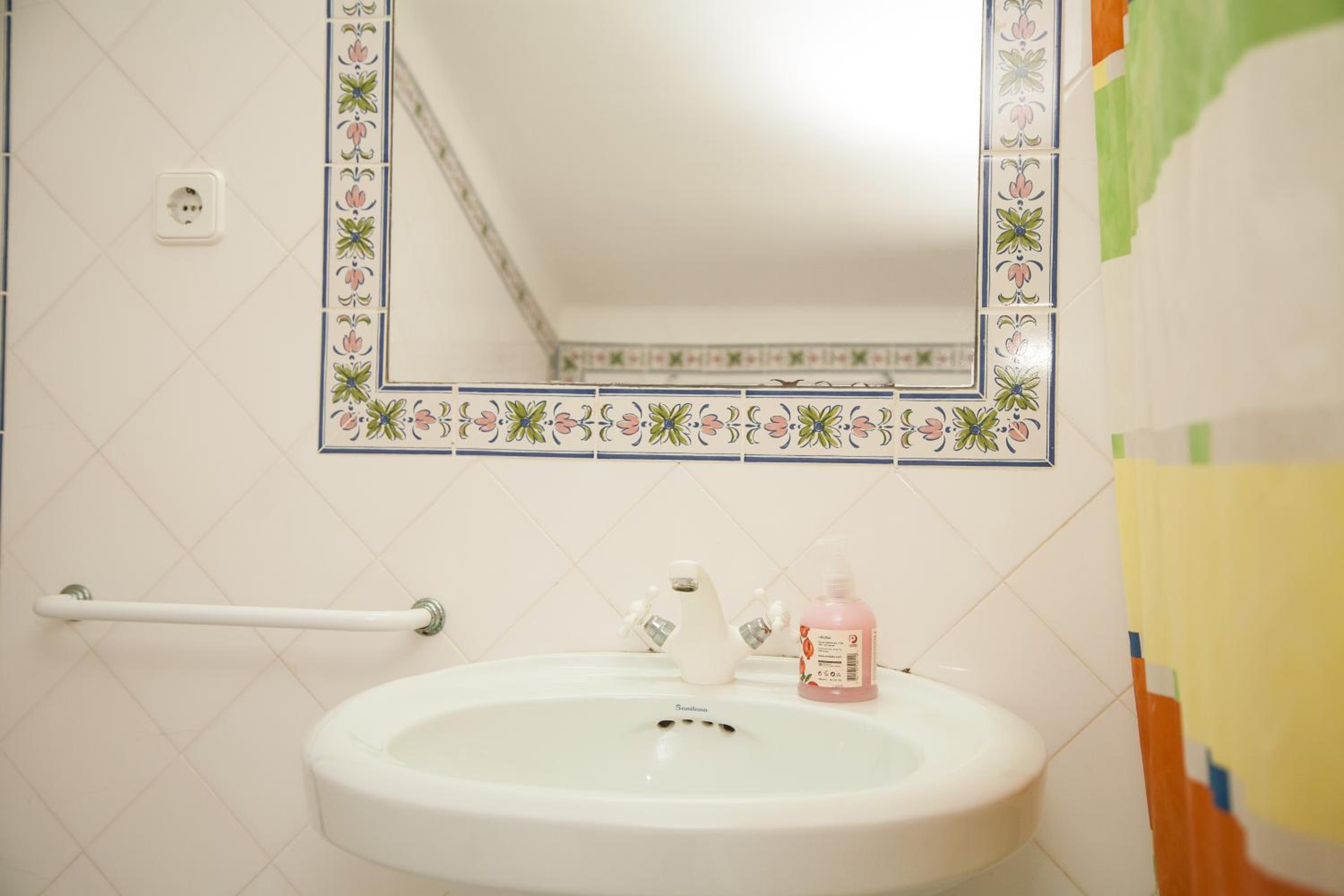 Deluxe Double Room with Balcony and Sea View photo 2