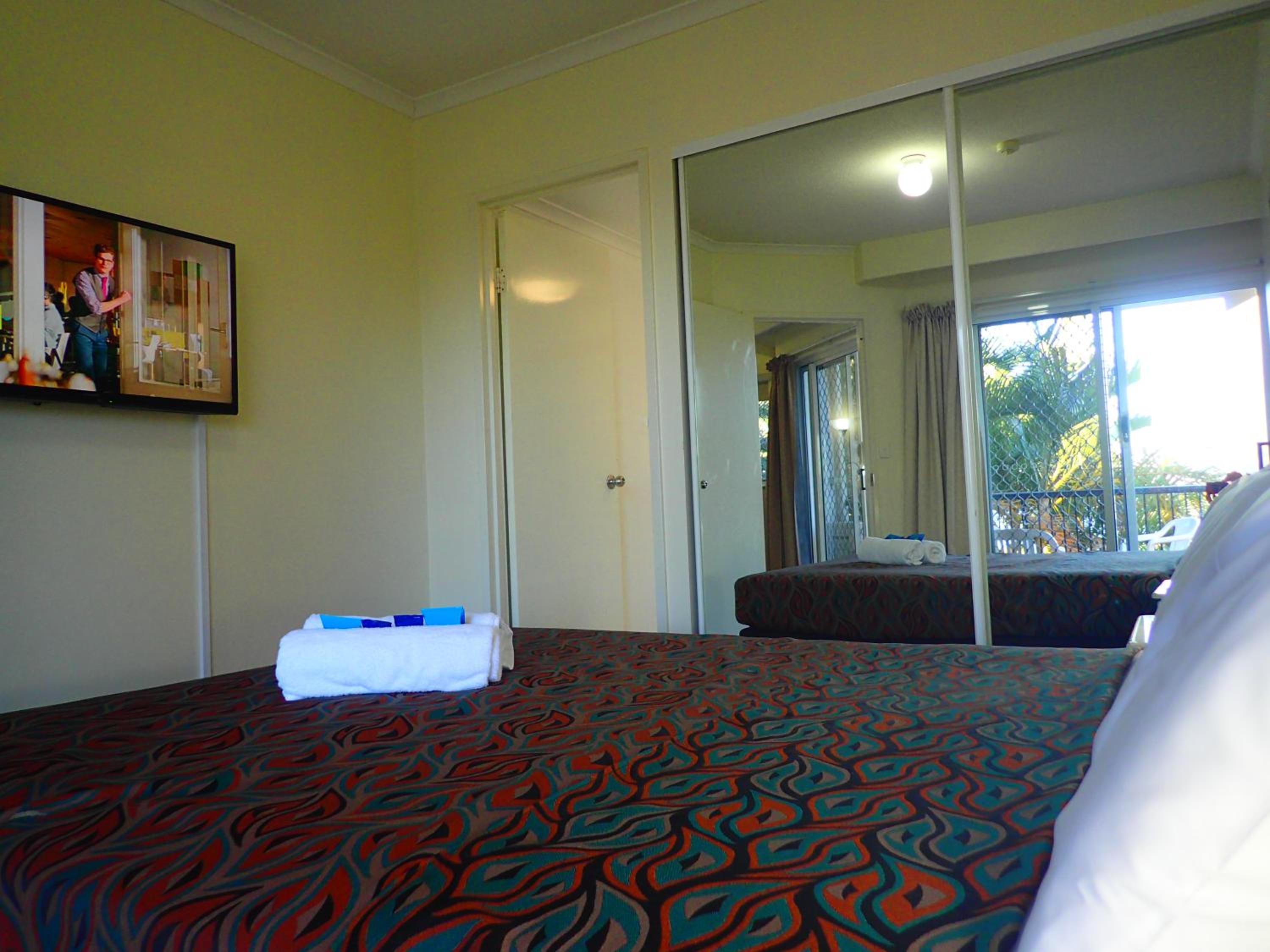 Three-Bedroom Apartment - Photo 25