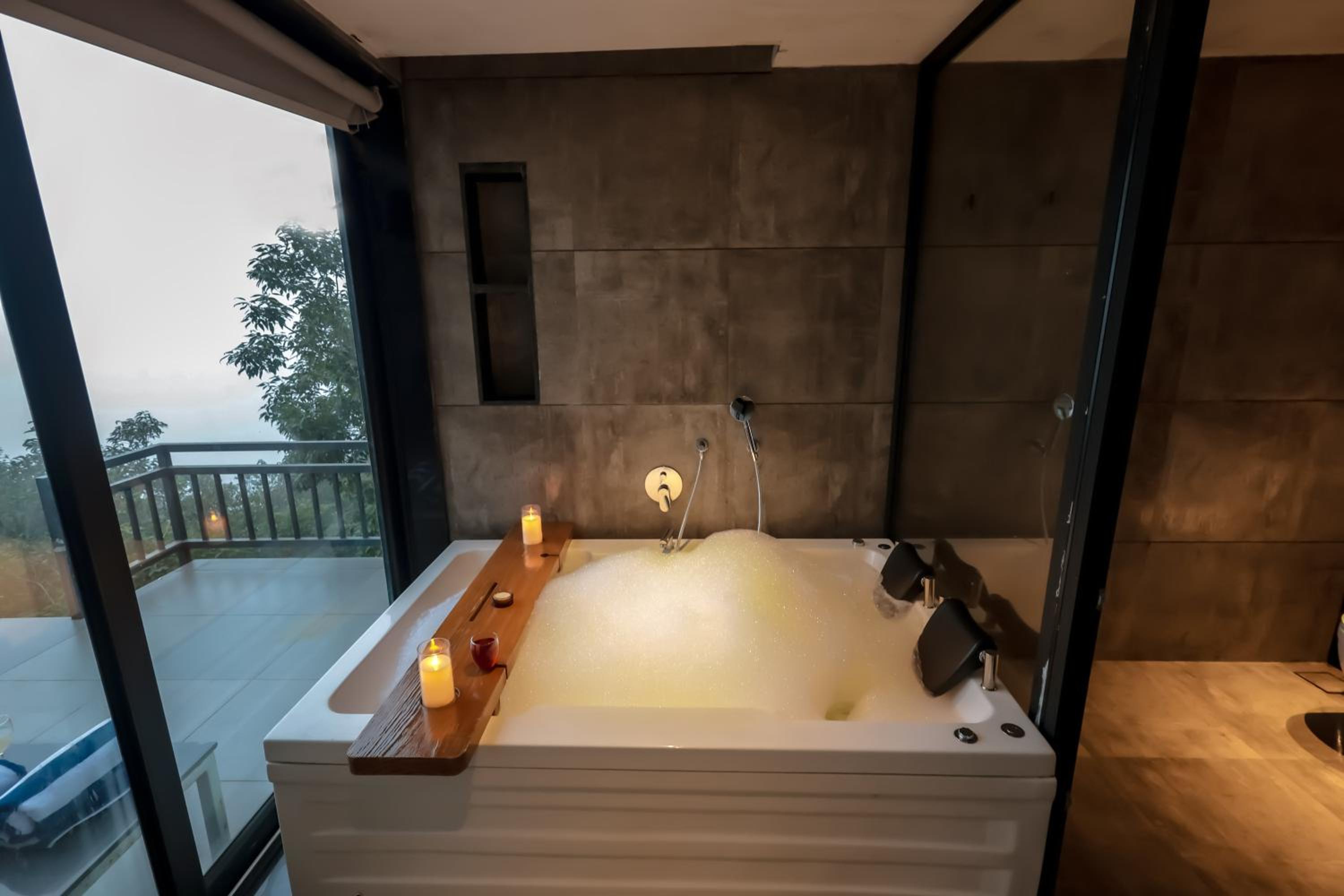 Suite with Private Pool - Photo 6