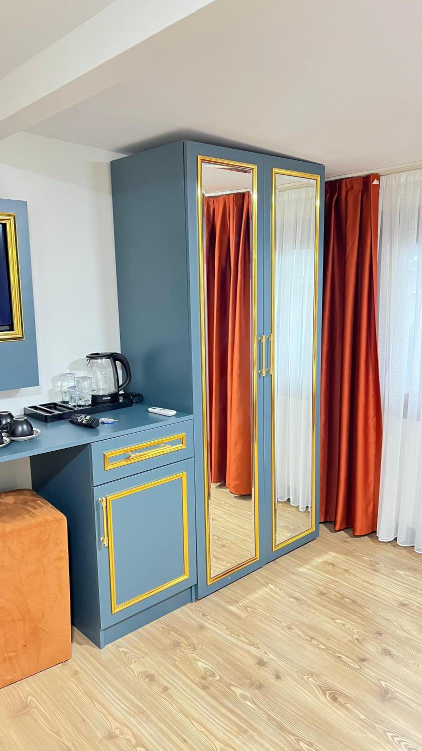 Junior Suite with Balcony photo 1