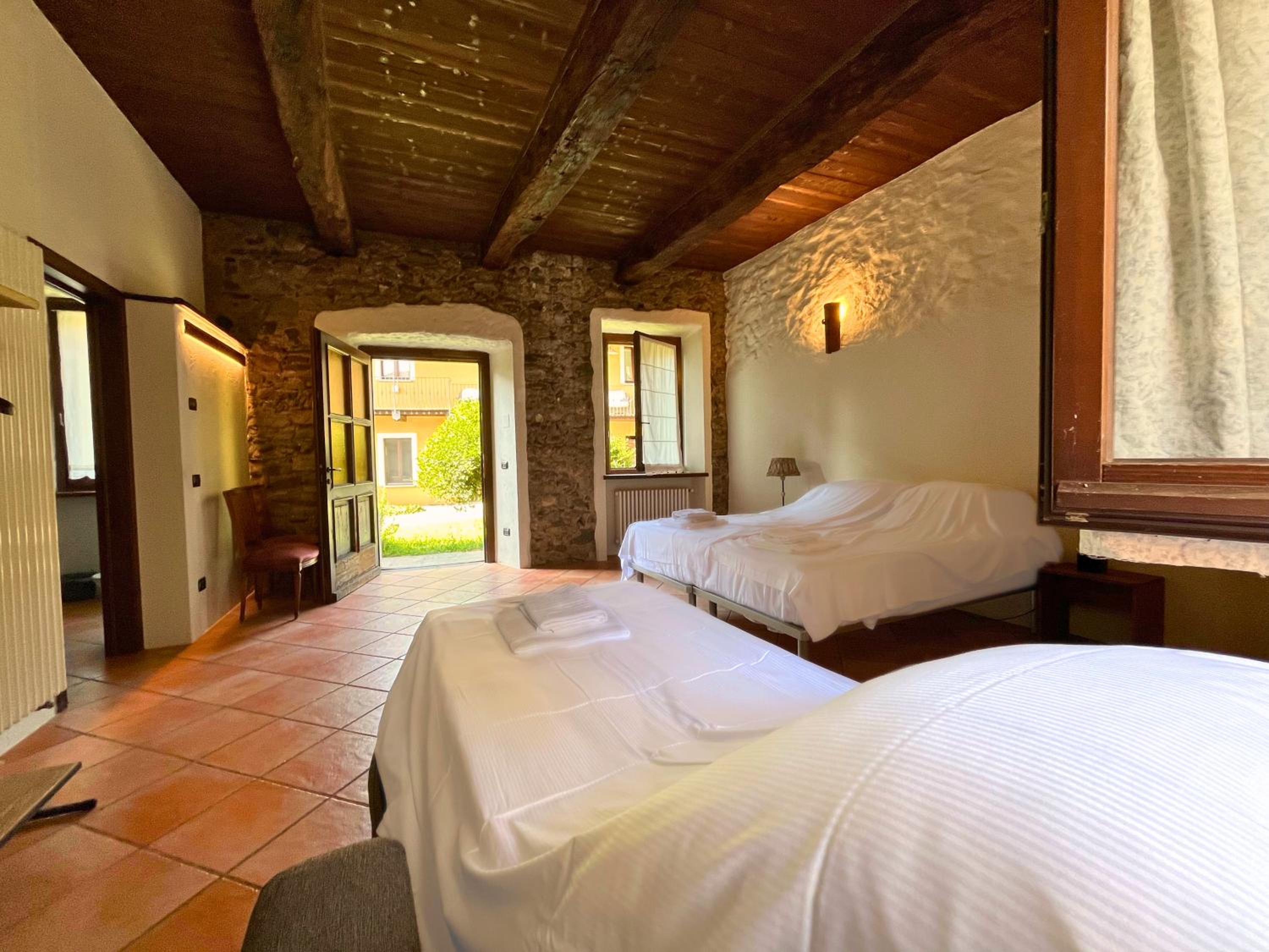 Deluxe Triple Room photo 2