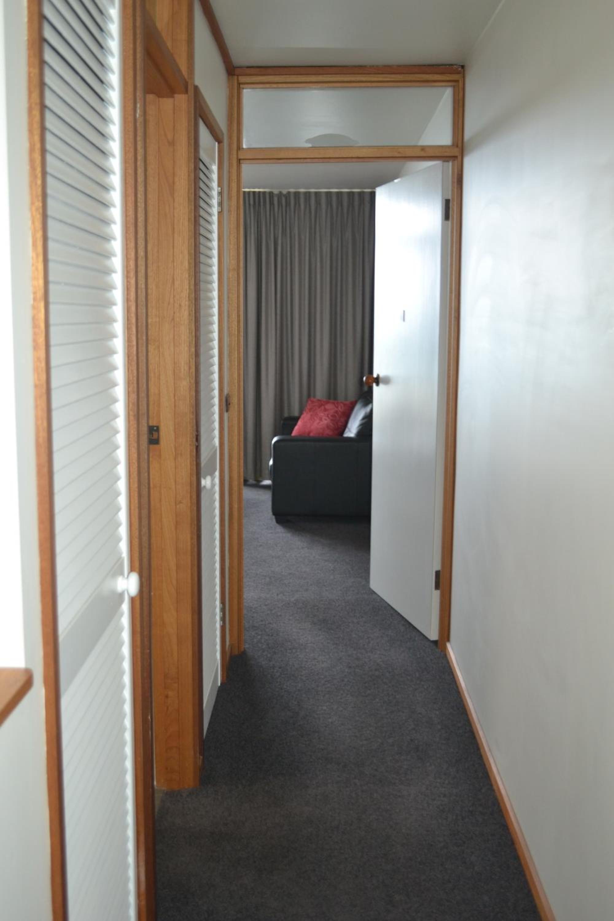 Apartment with Balcony - Photo 16