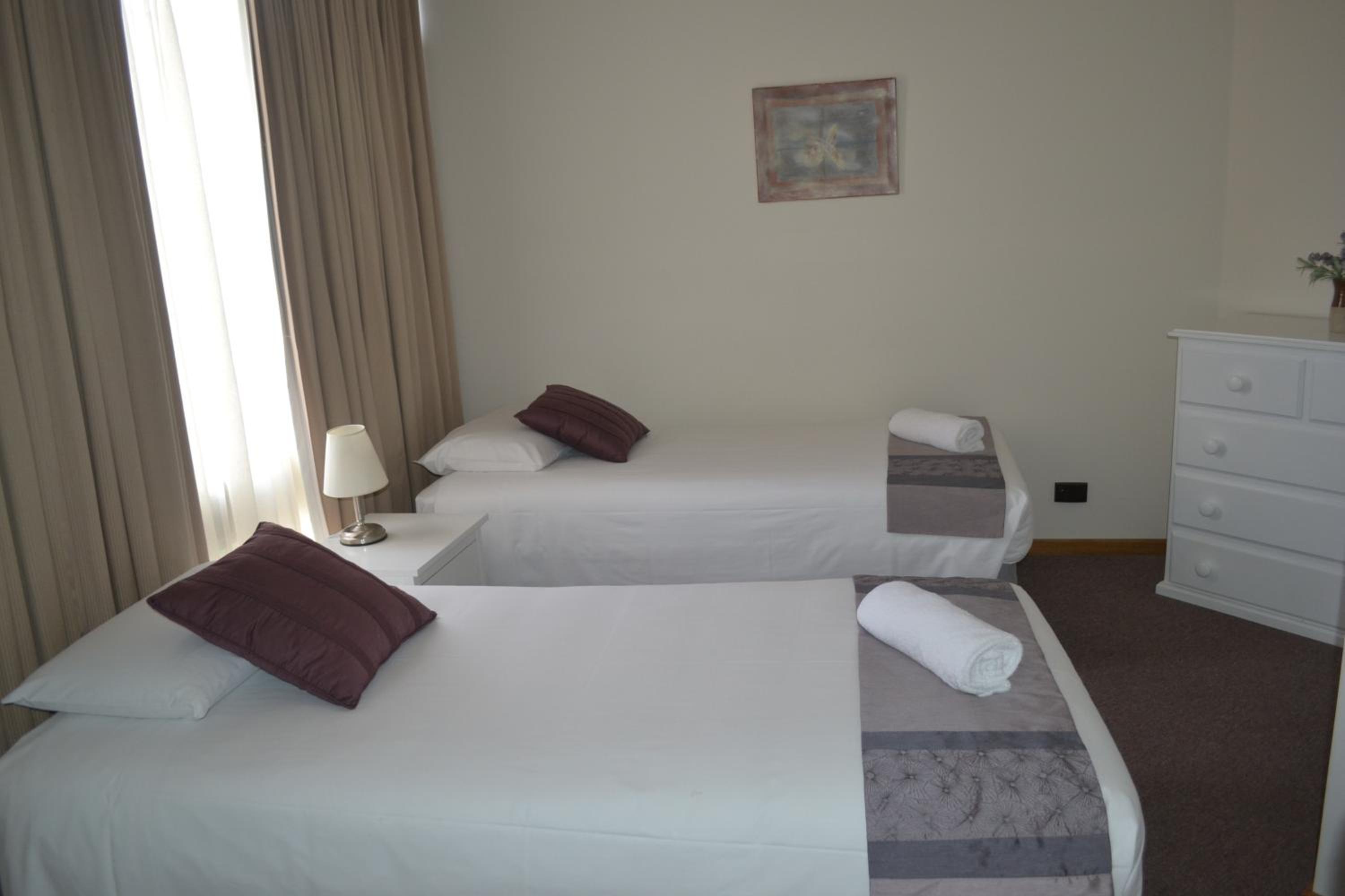 Apartment with Balcony - Photo 11
