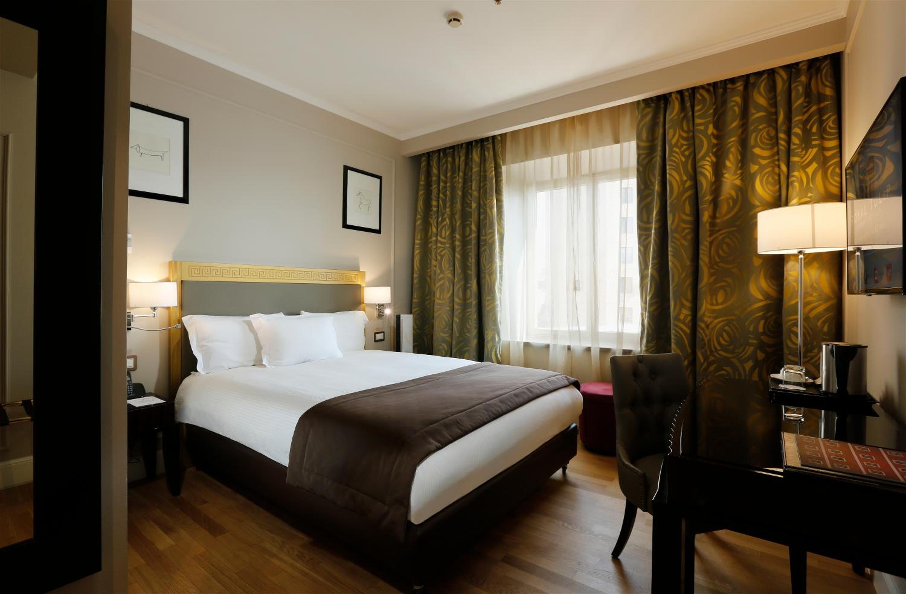 Classic Queen Room