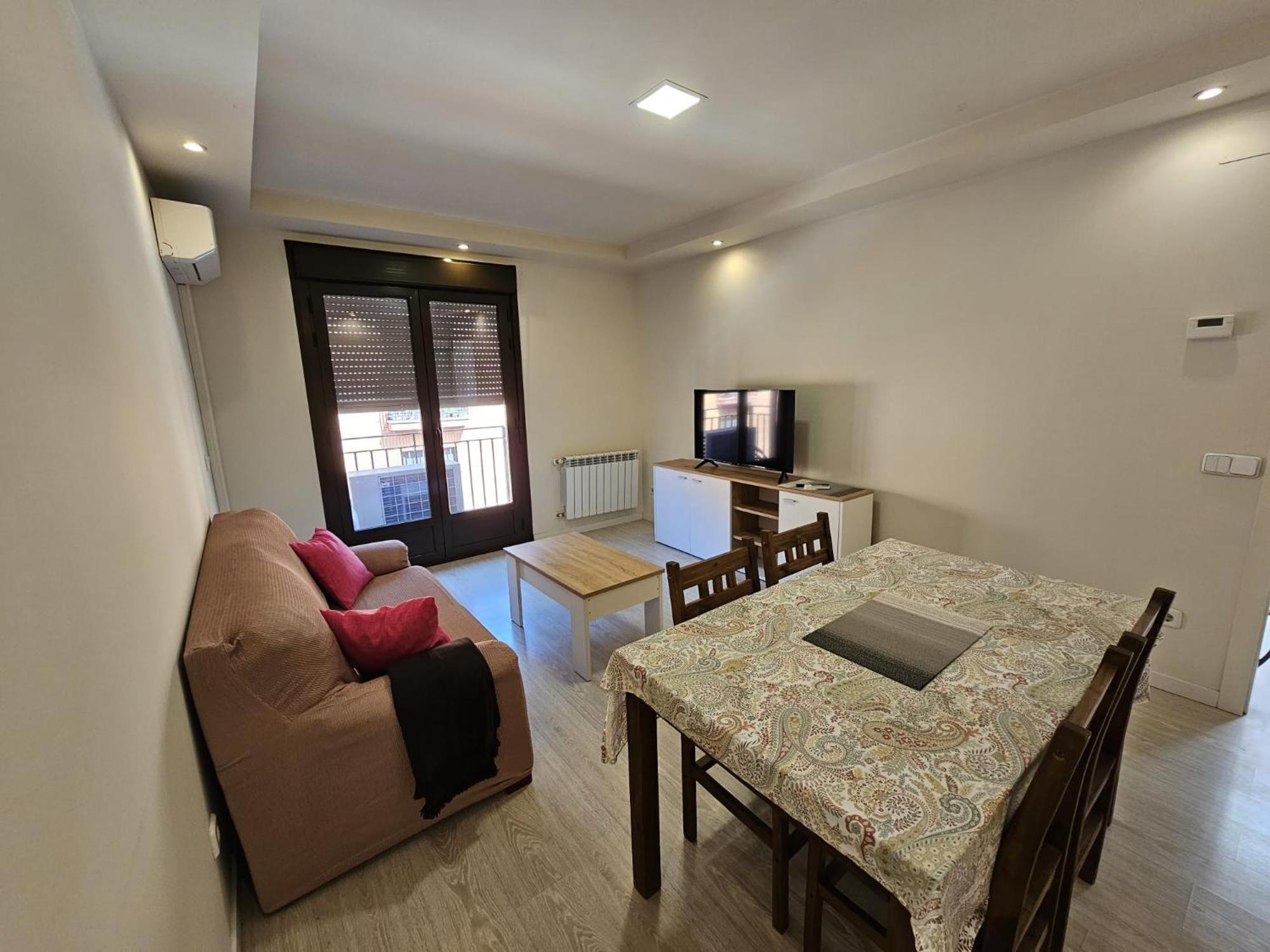 Two-Bedroom Apartment with Balcony photo 3