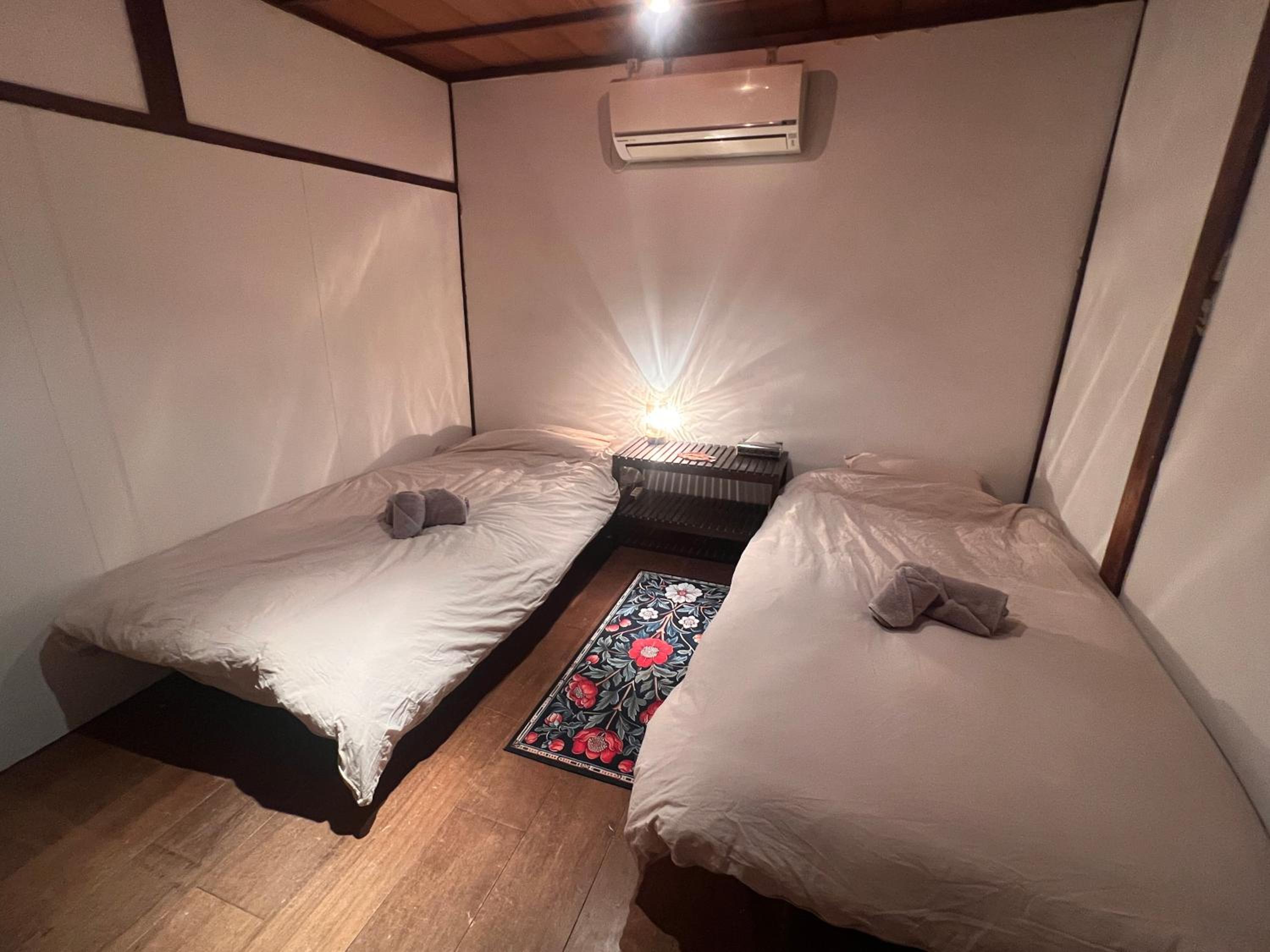 Small Twin Room photo 1