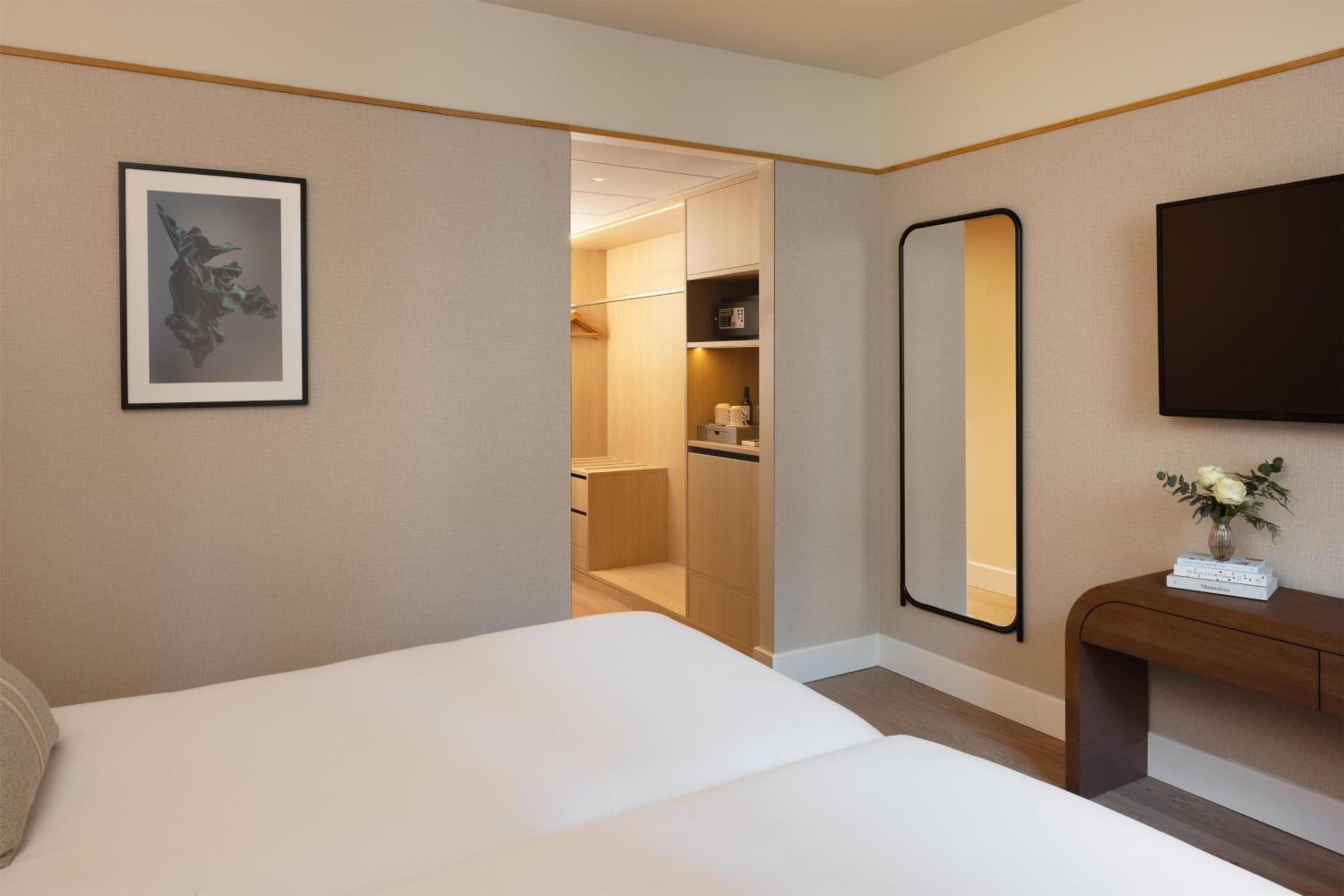 Superior Double or Twin Room - Photo 7