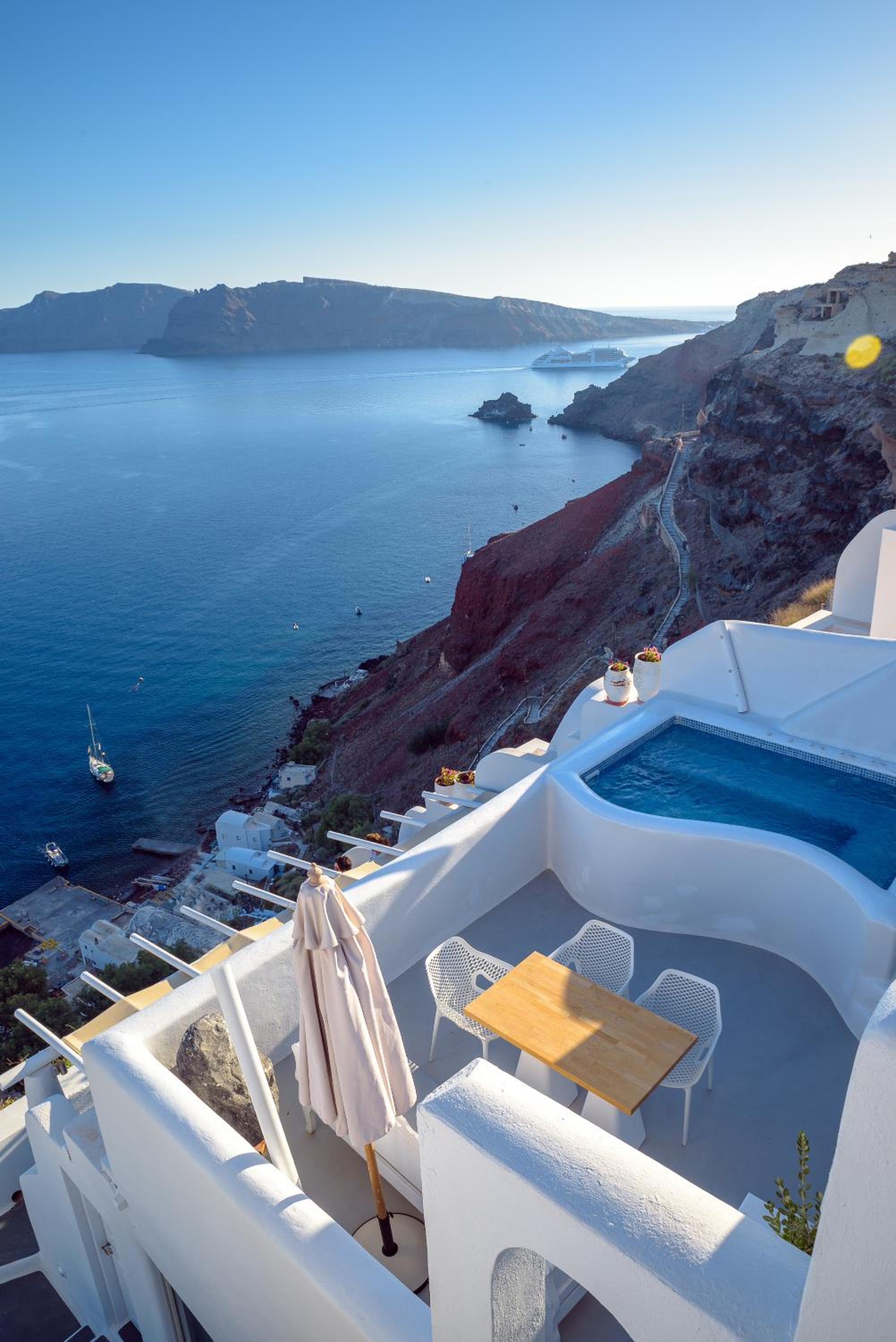 Senior Villa with Outdoor Plunge Pool and Caldera View