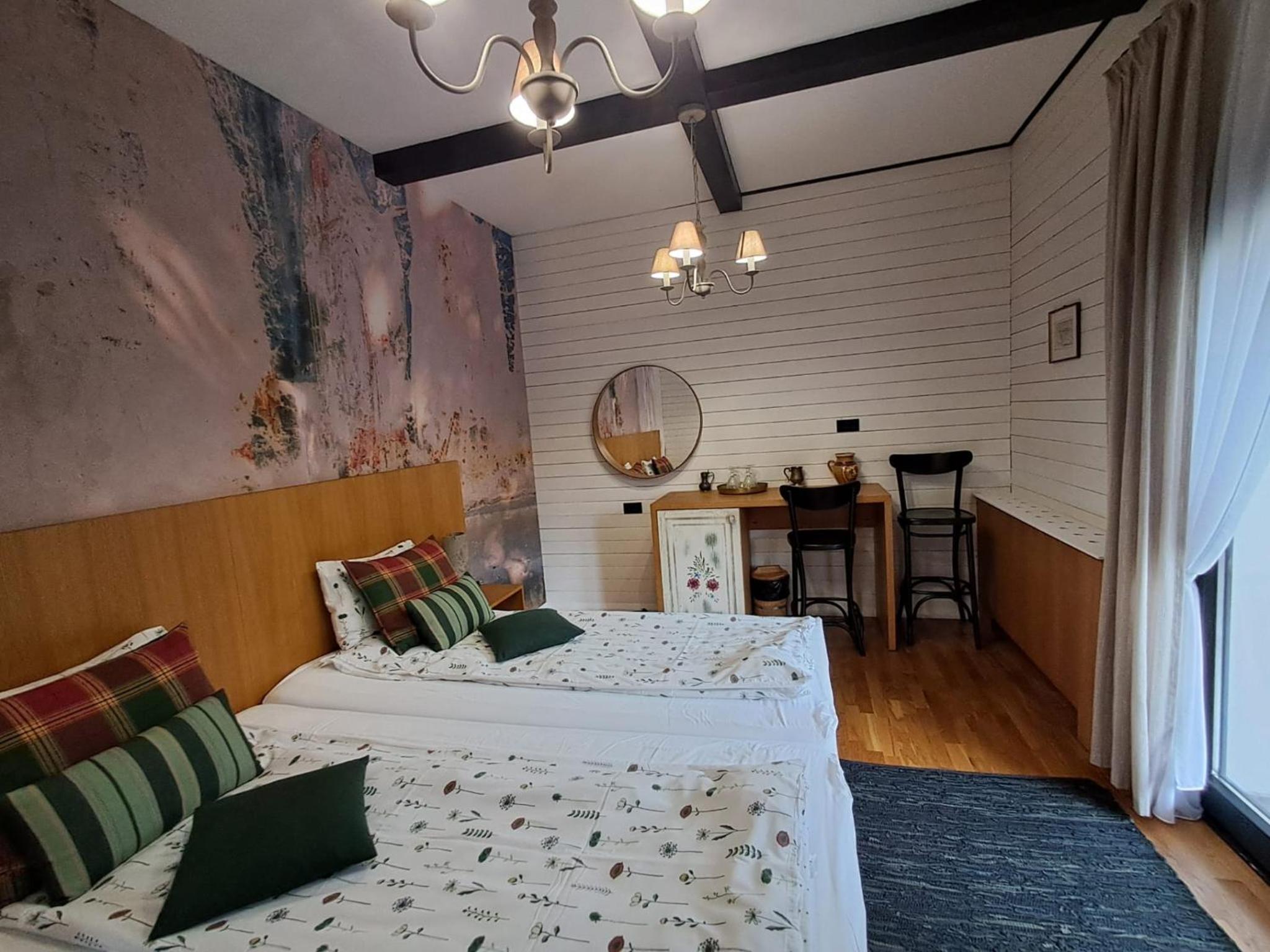 Two-Bedroom Deluxe Apartment photo 2