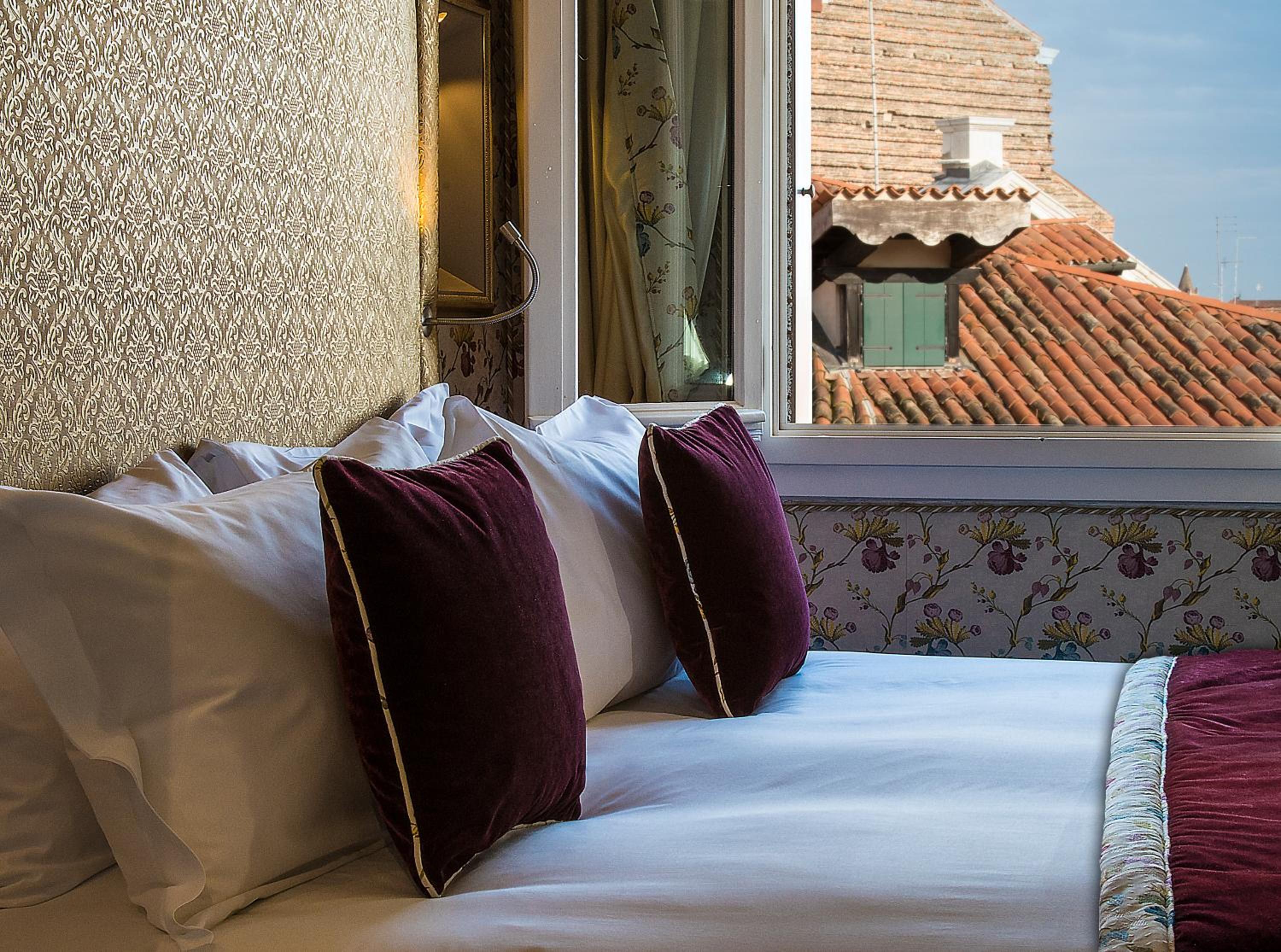 Deluxe Triple Room with Canal View