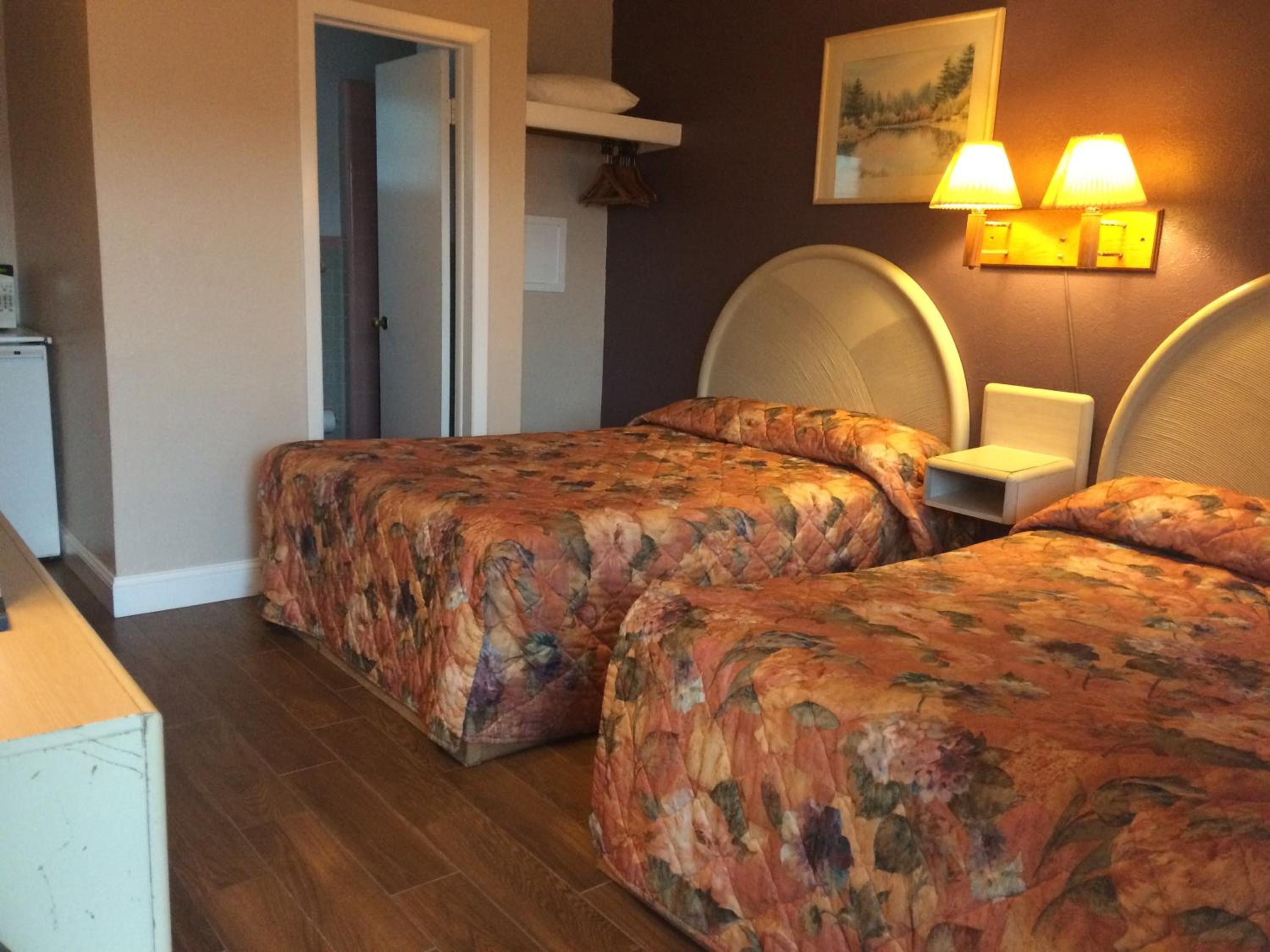 Basic Double Room photo 1