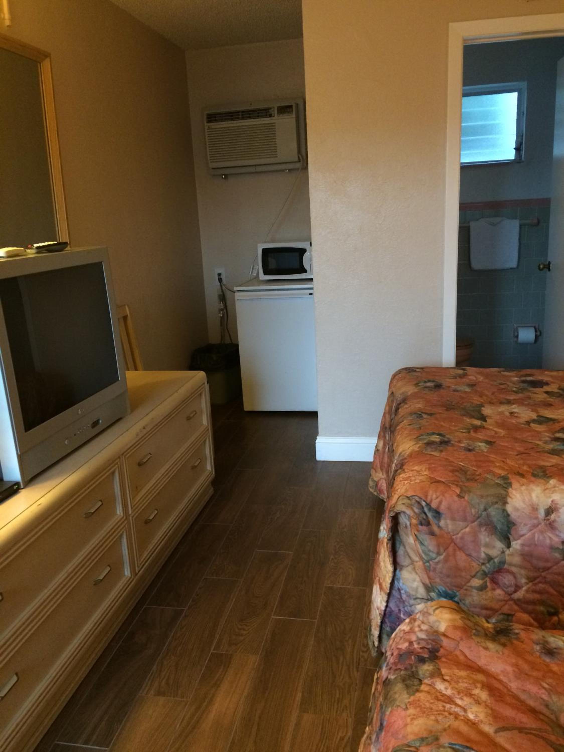 Basic Double Room photo 3