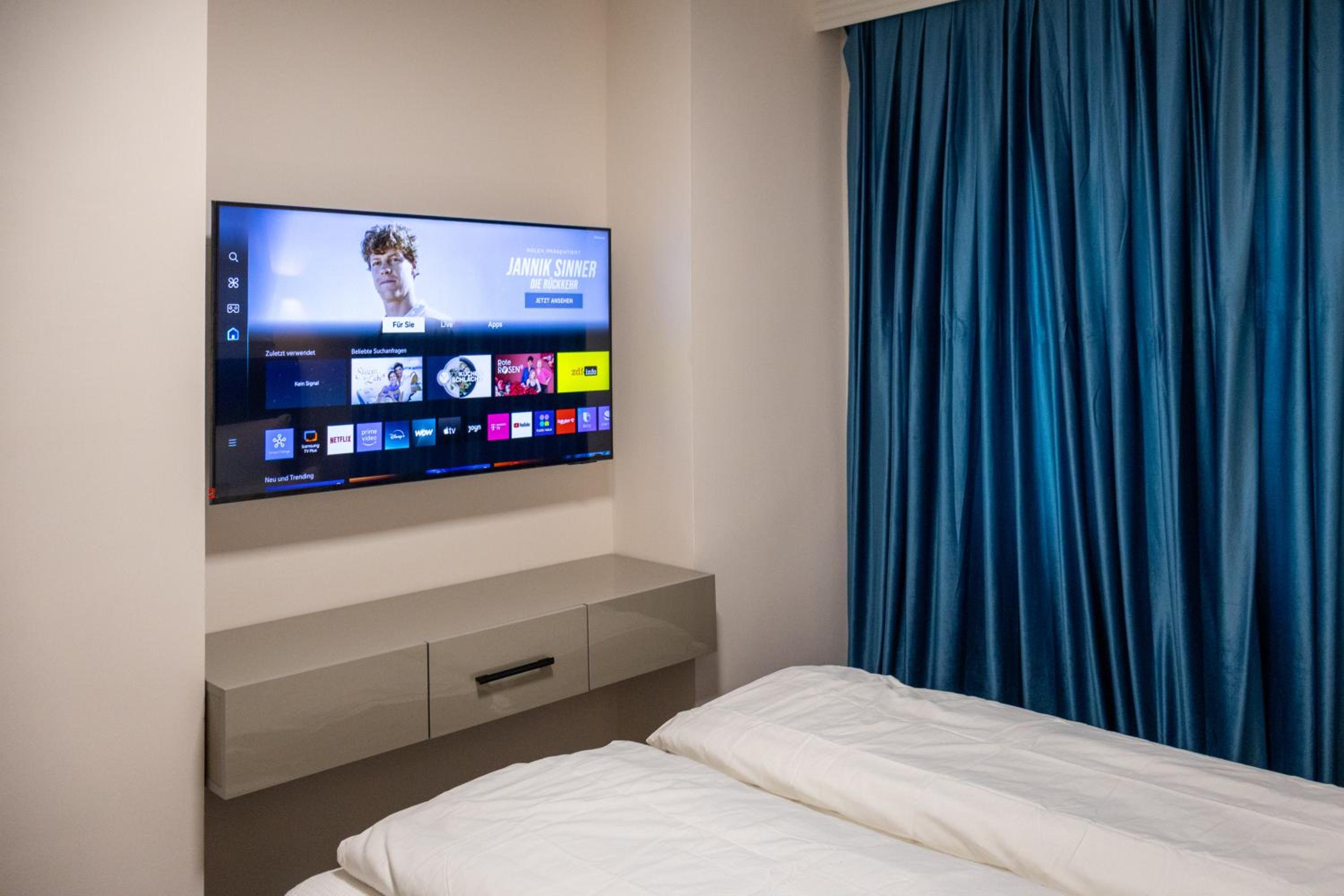 Two-Bedroom Apartment with View photo 2