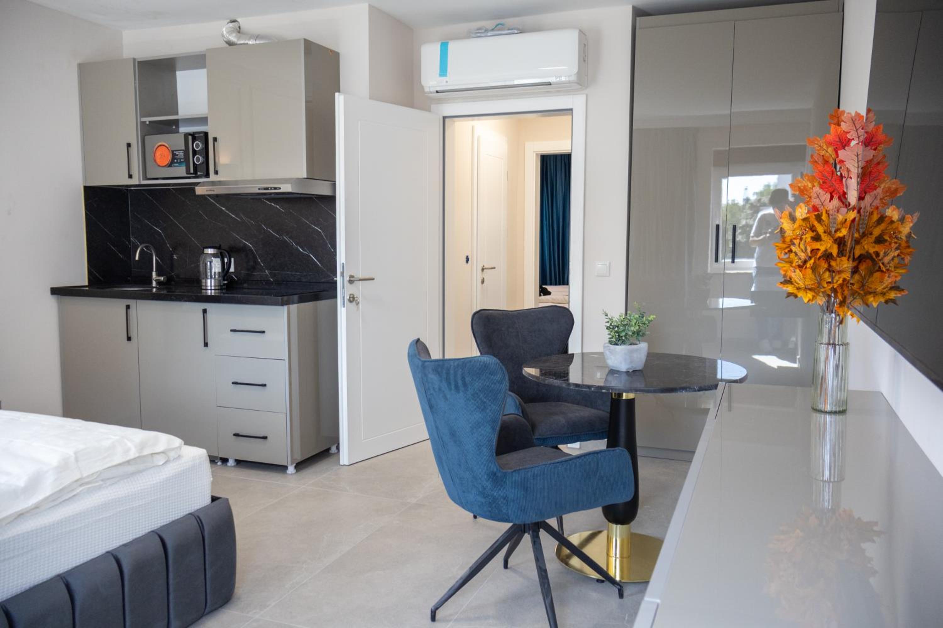 Two-Bedroom Apartment with View photo 1