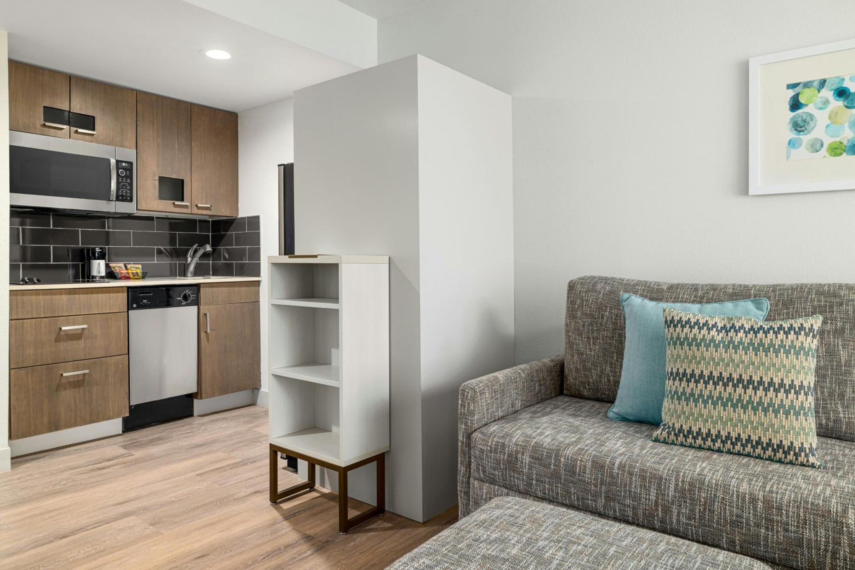One-Bedroom King Suite with Sofa Bed - Photo 3