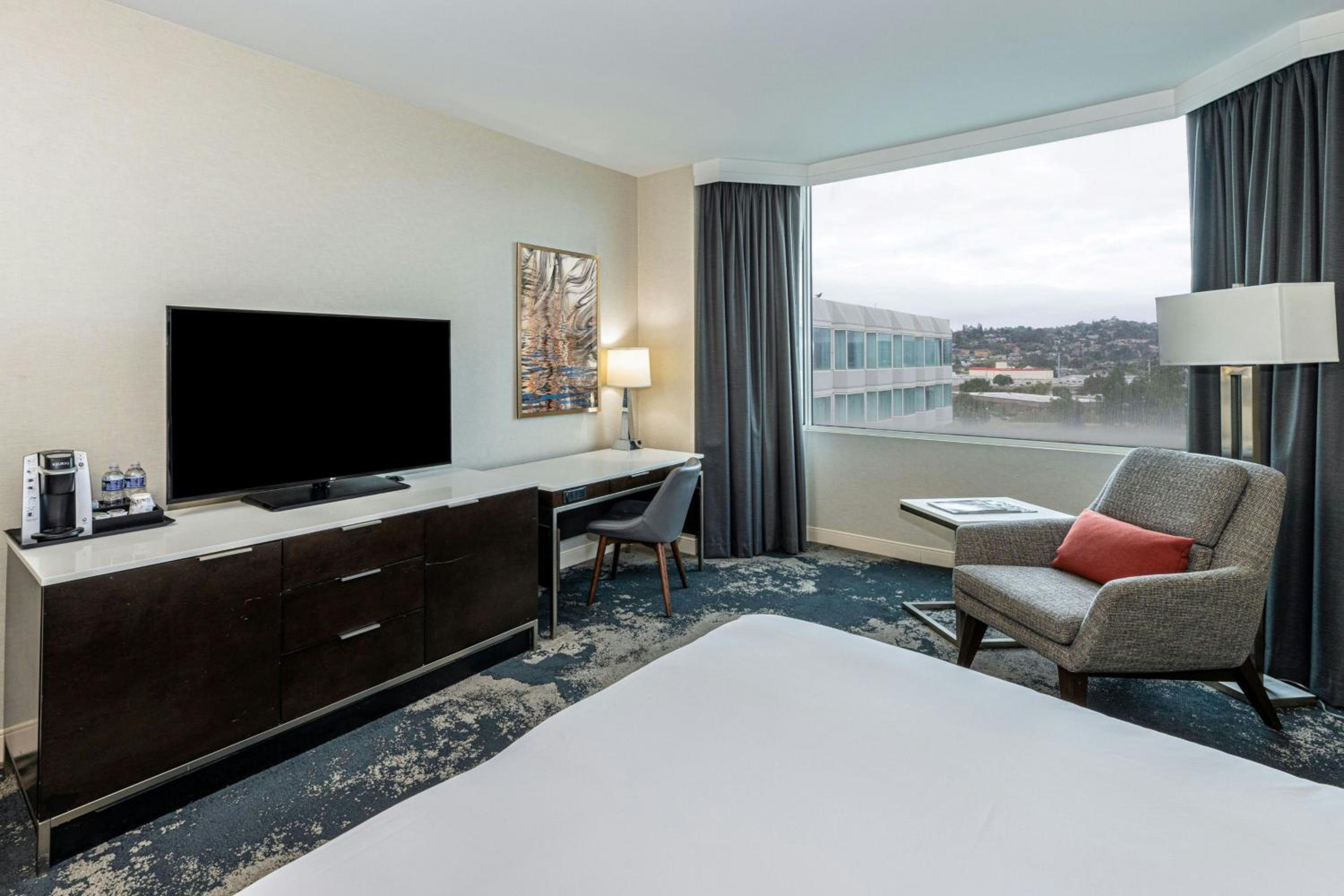 Standard King Room - Photo 4