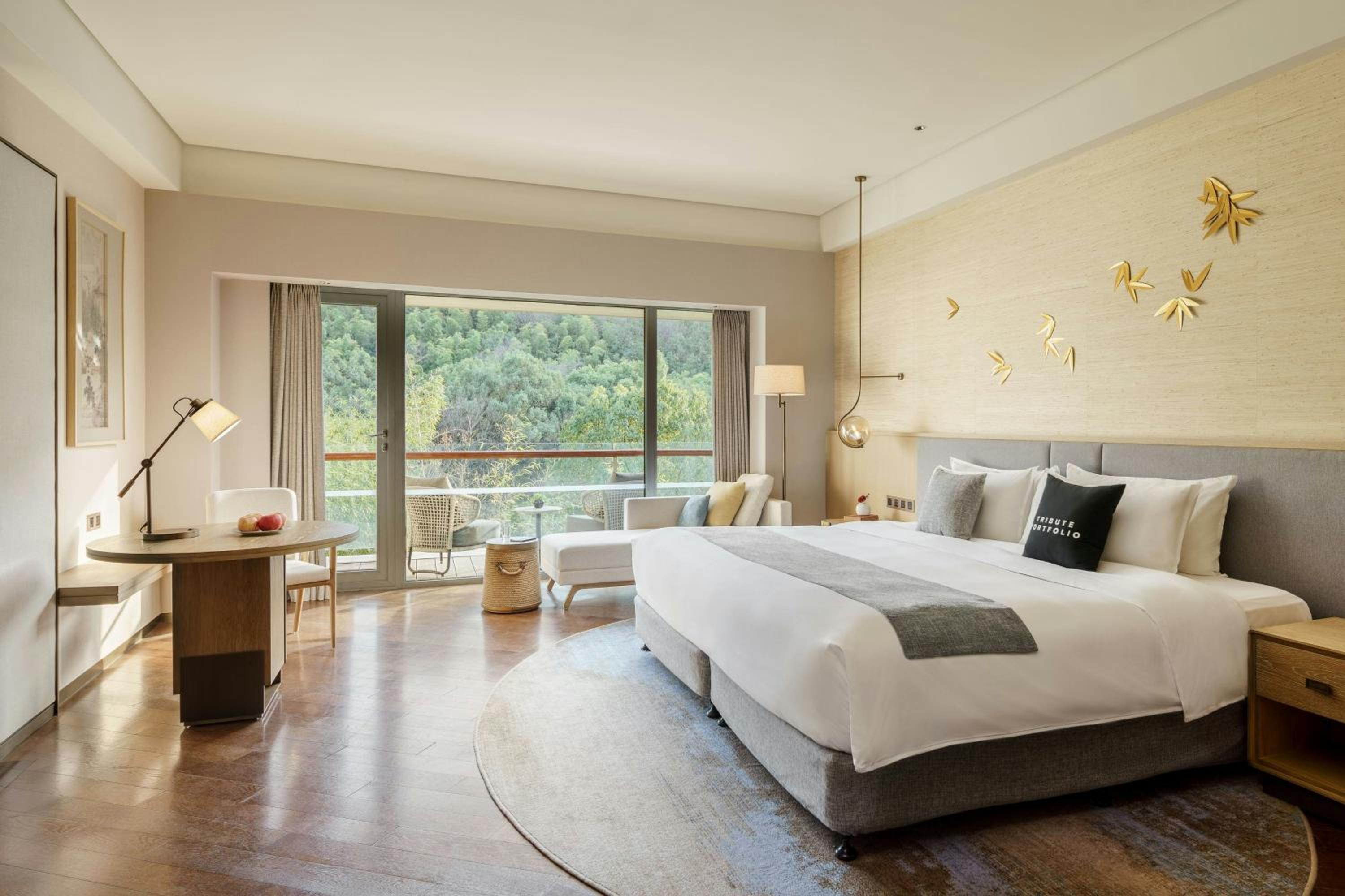 Superior King Room with Balcony