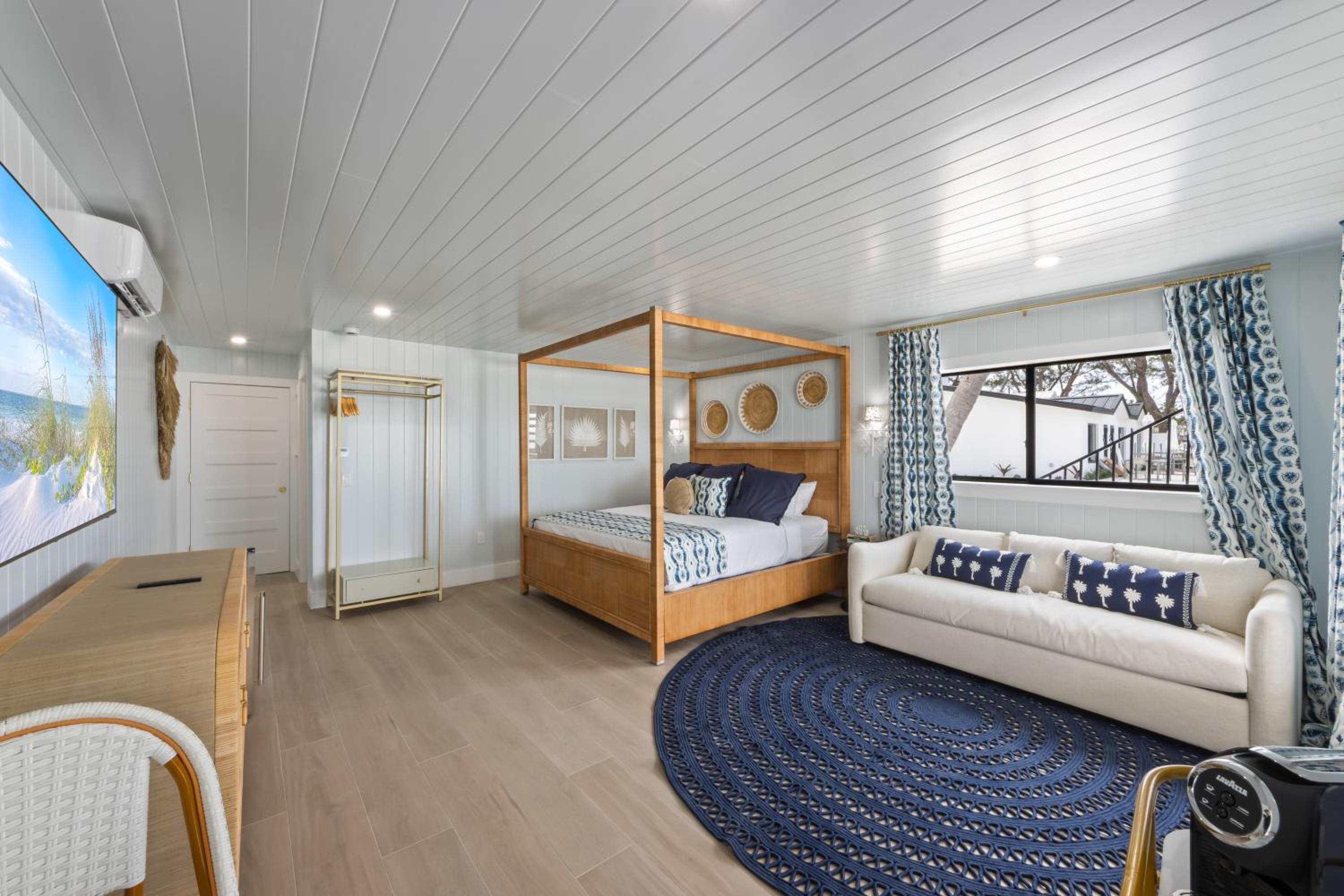 Beachfront Luxury 2 Bedroom Family Suite