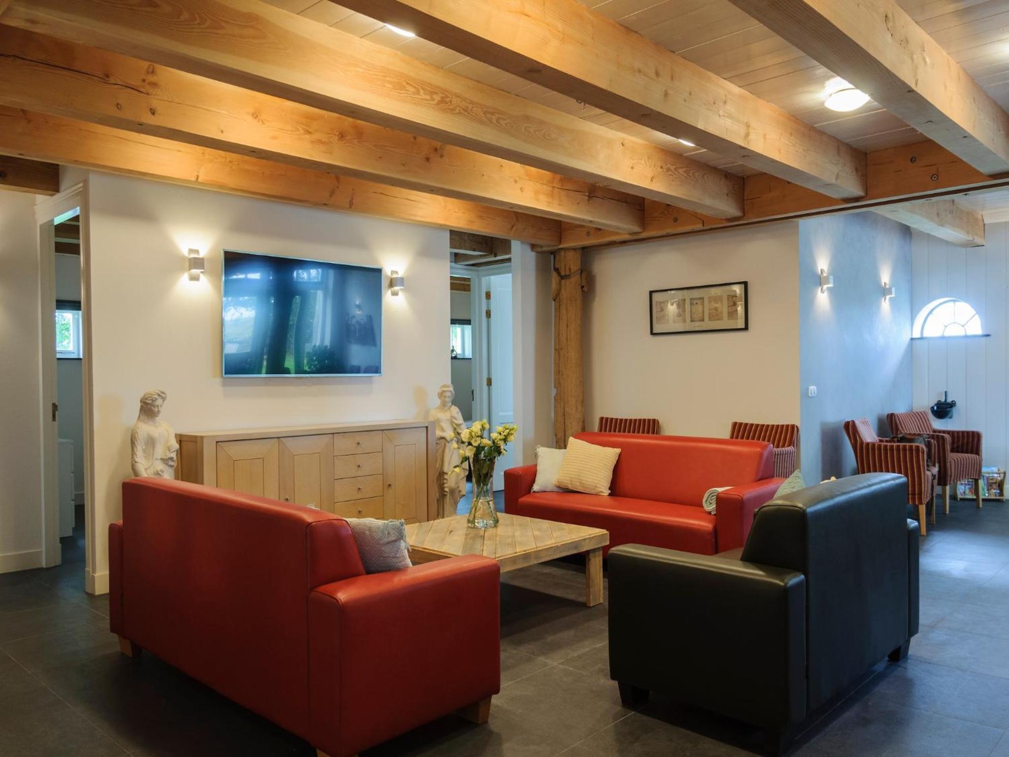 Ten-Bedroom Holiday Home photo 2