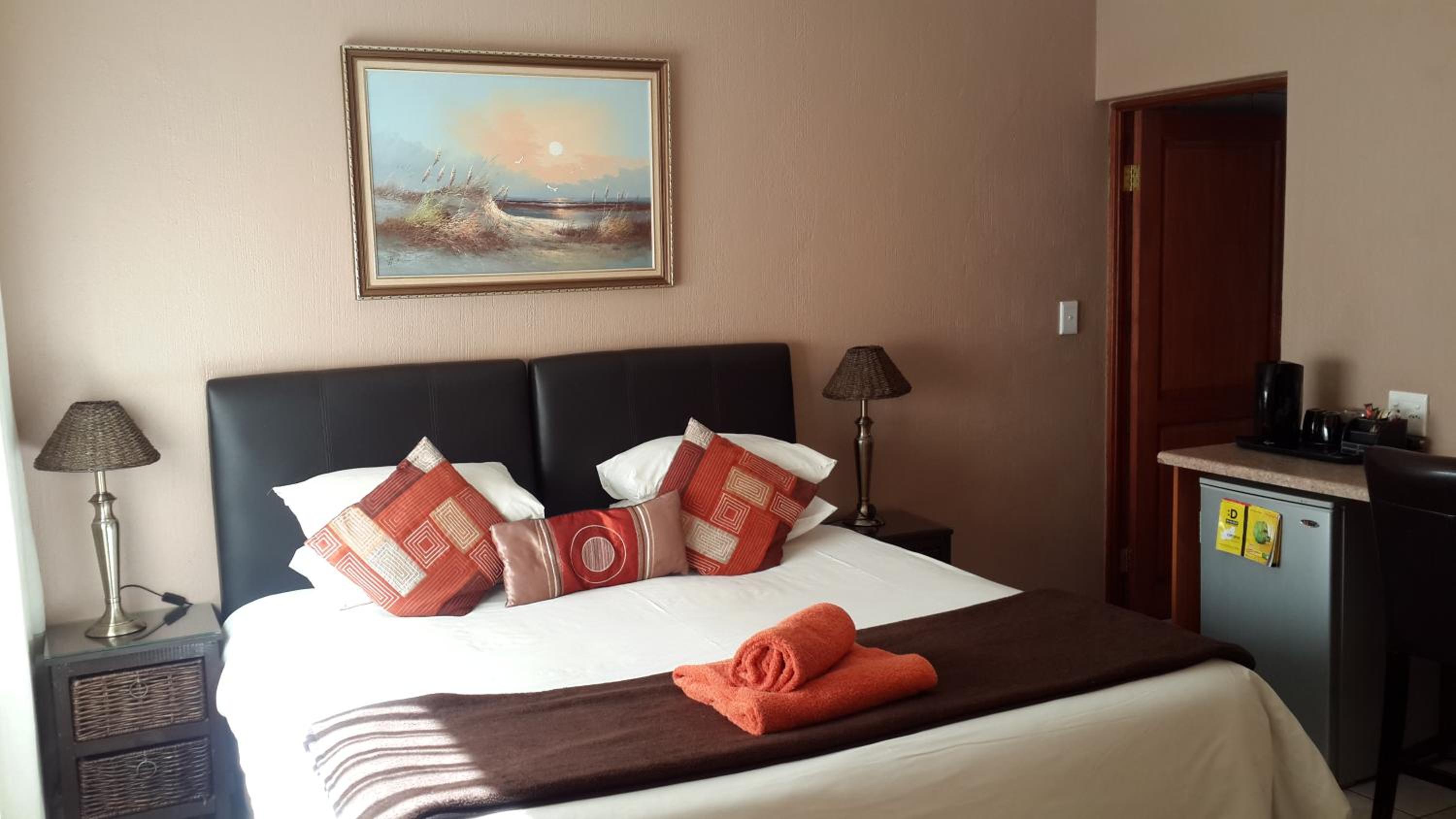 Standard Double or Twin Room - Photo 2