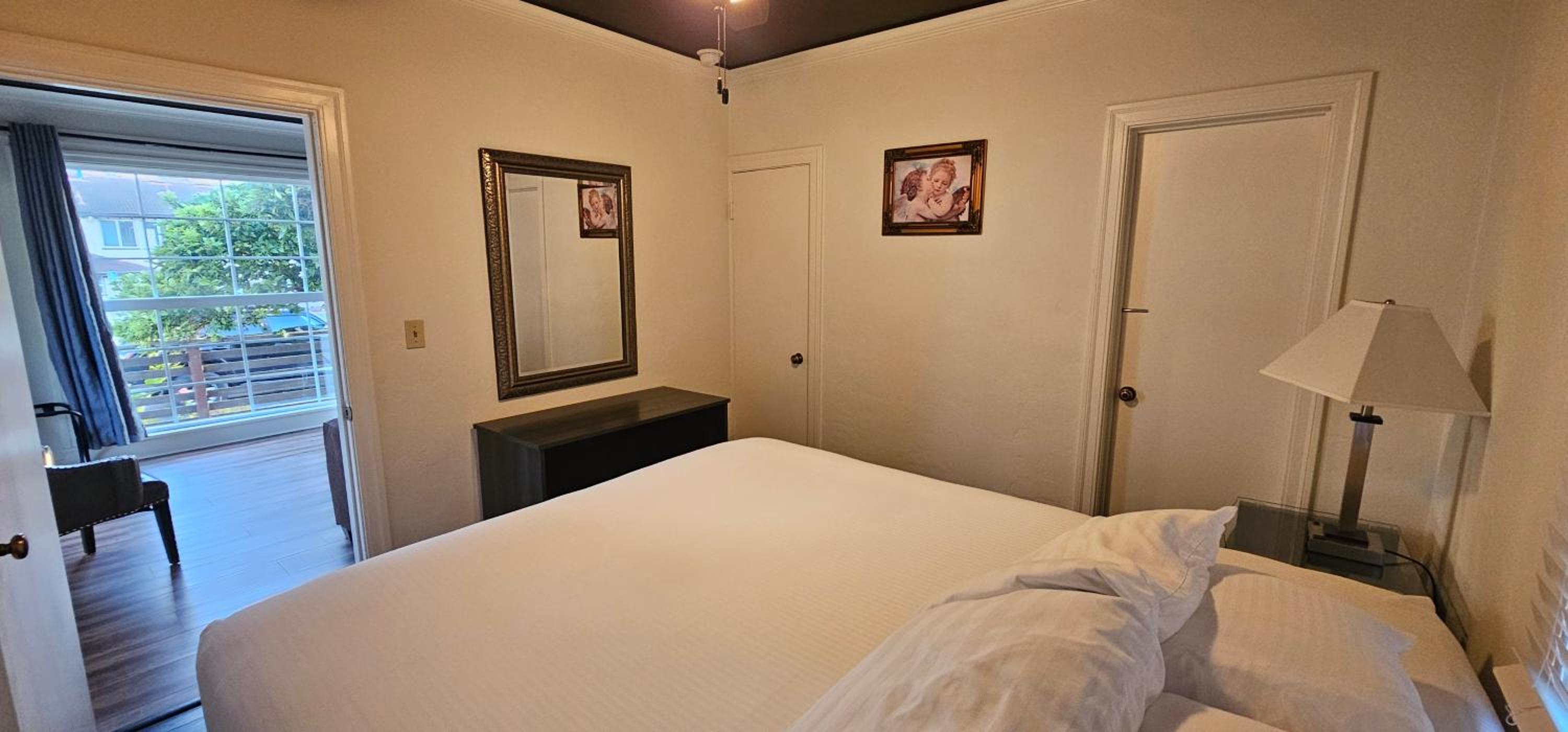 Two-Bedroom Family Suite with Kitchen photo 2