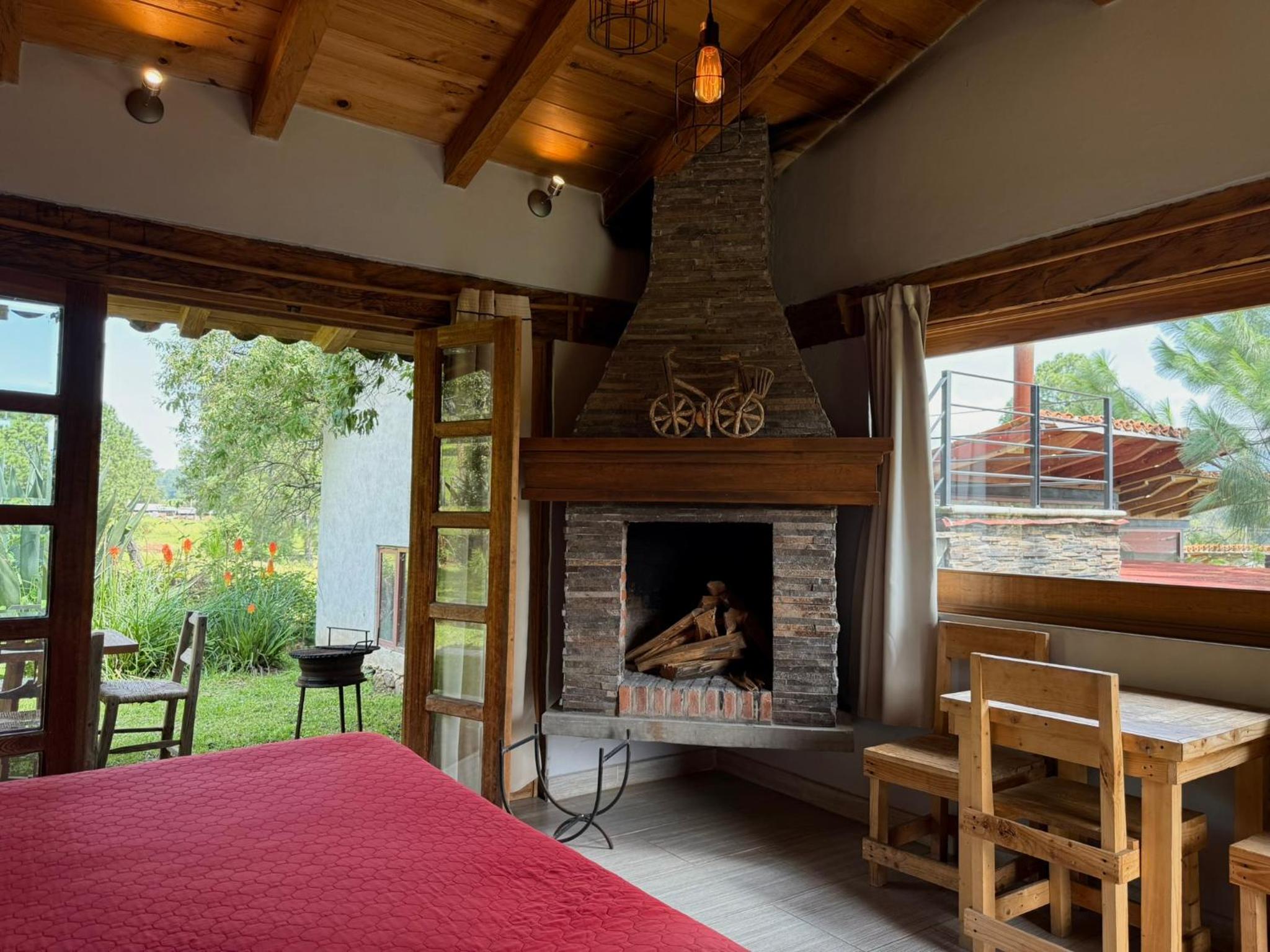 One-Bedroom House - Photo 8