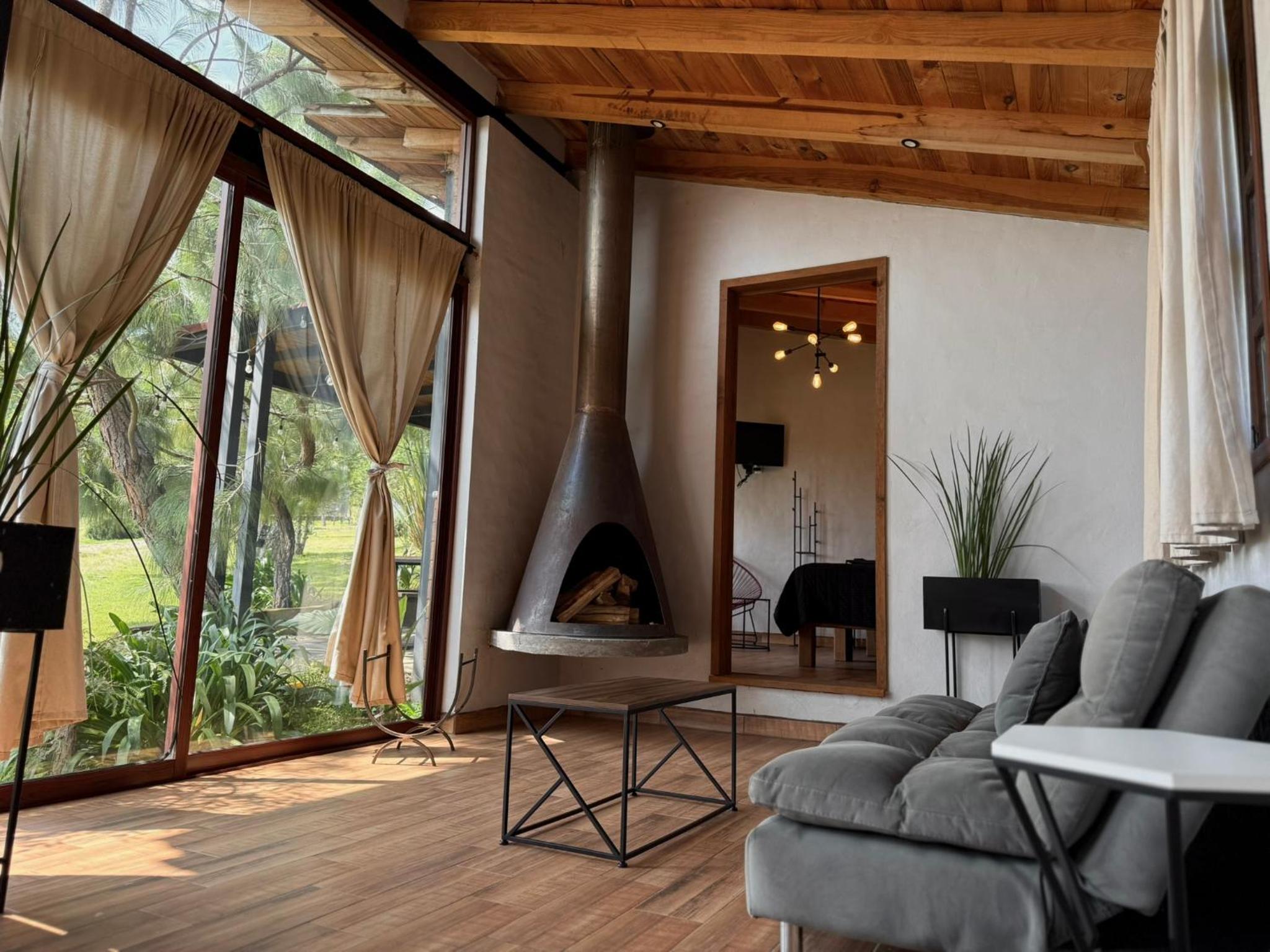 Two-Bedroom House - Photo 17