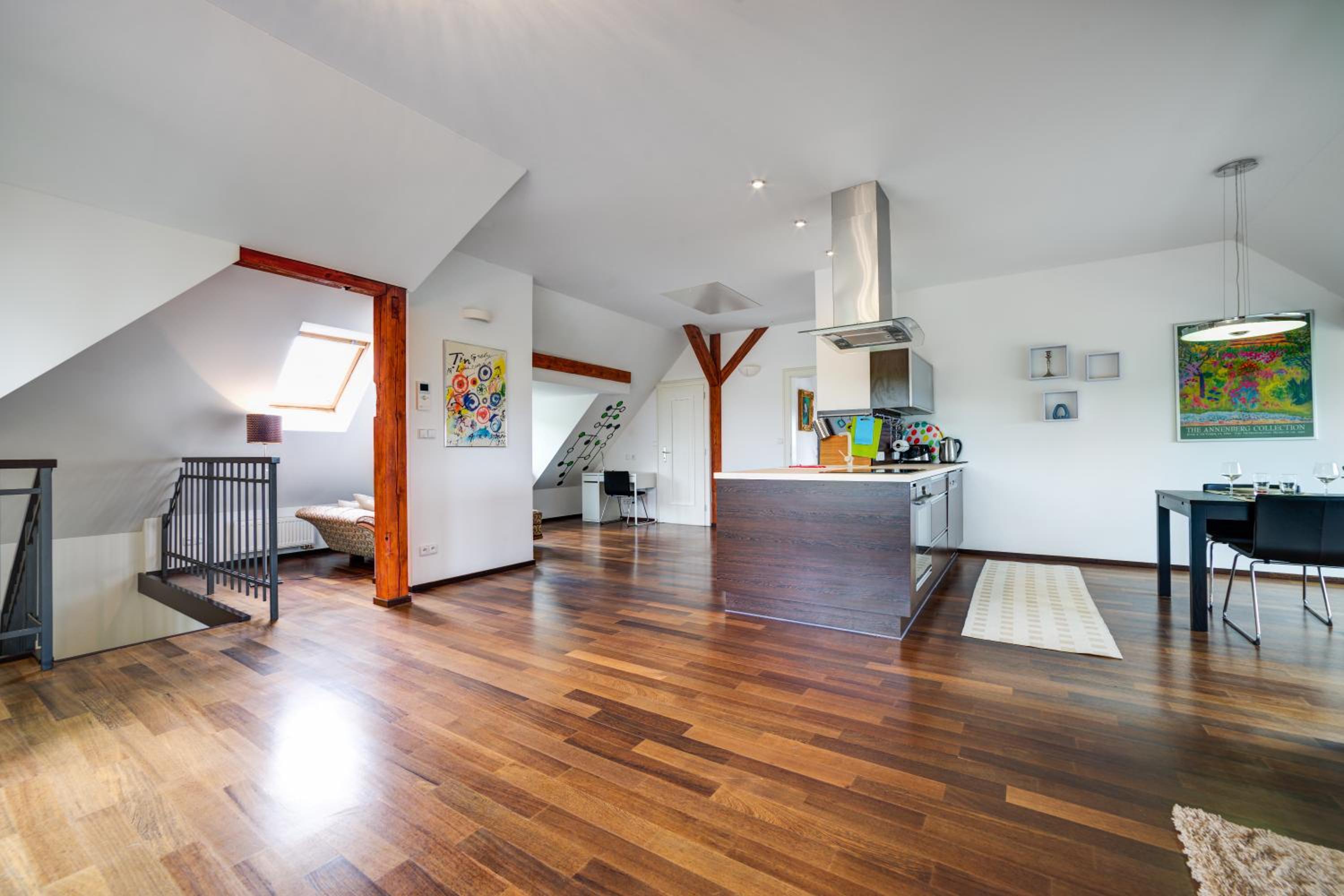 One-Bedroom Apartment with Balcony photo 3