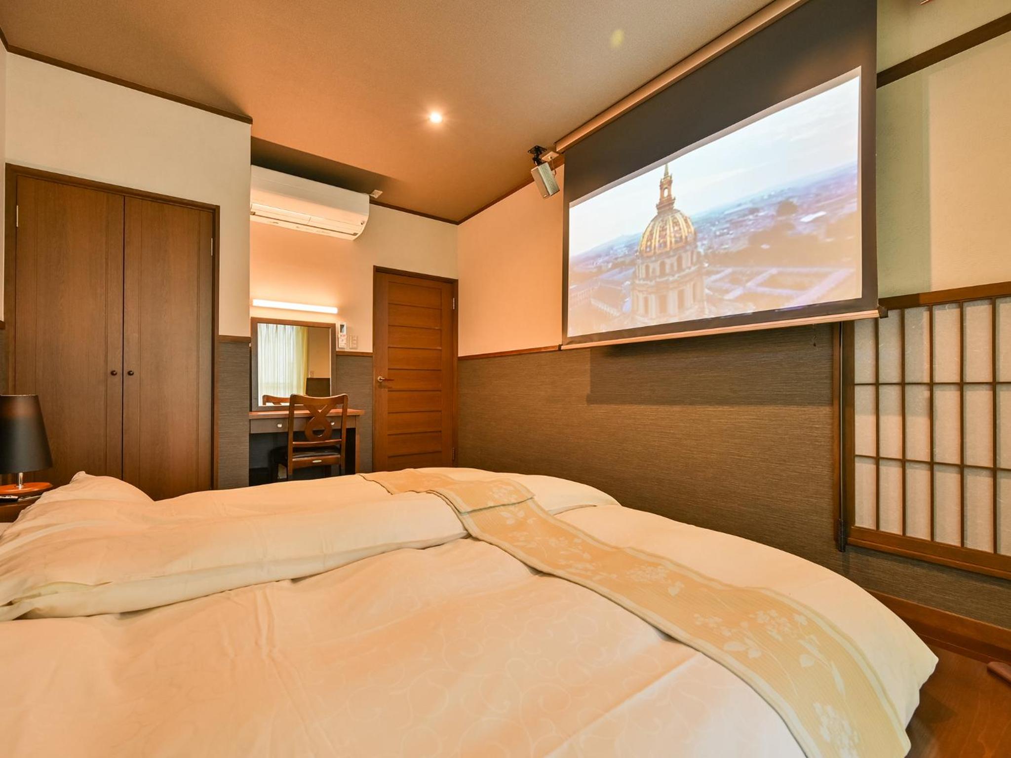 Japanese-Style Quadruple Room
