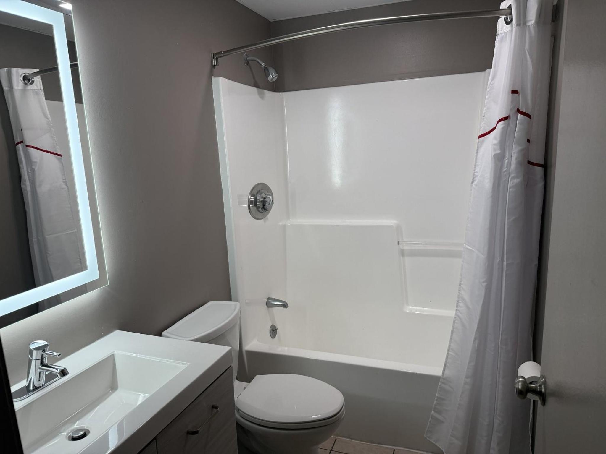 Deluxe Room with Two Queen Beds Smoking photo 2
