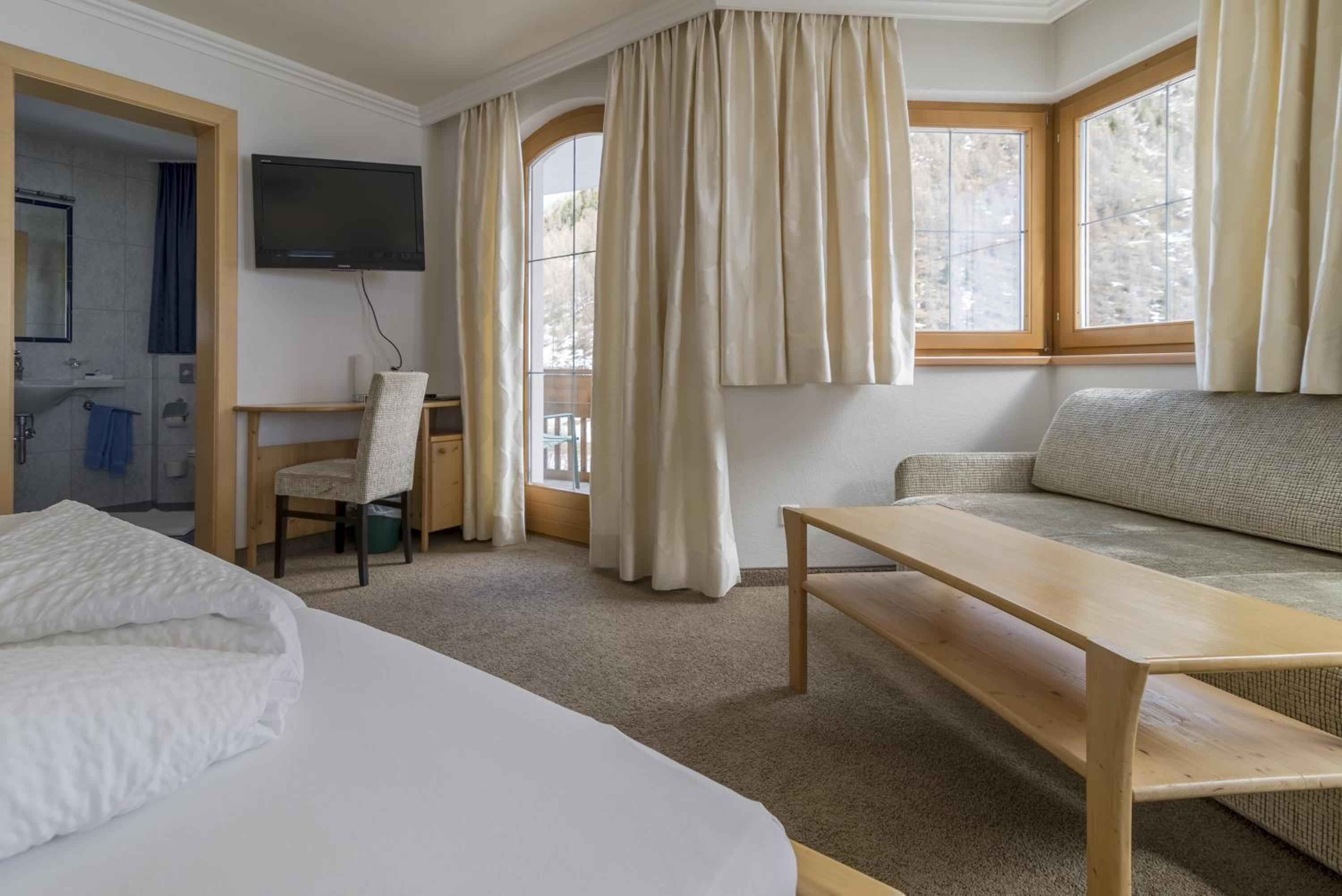 Double Room with Shower and Balcony photo 2