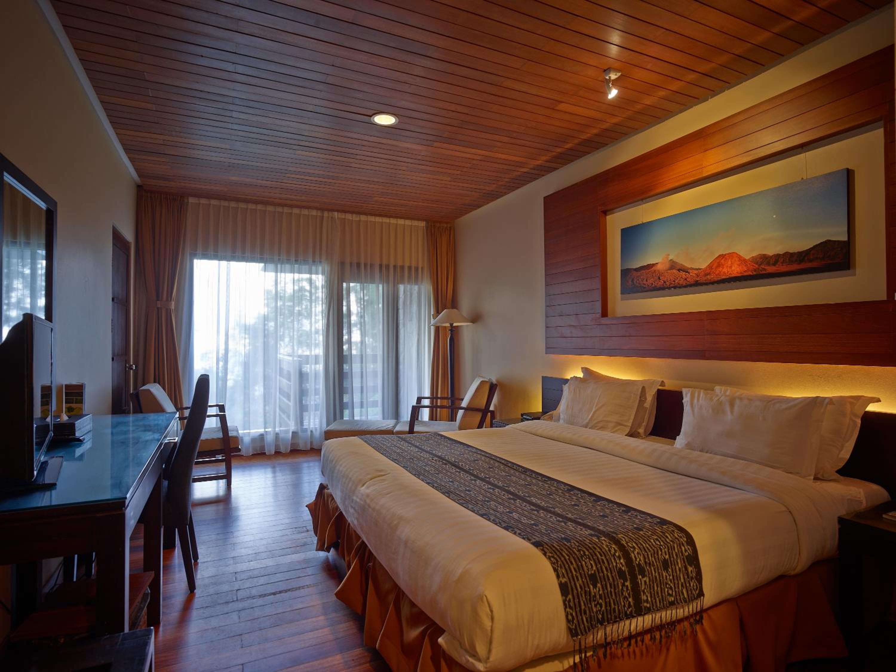 Executive Room - Photo 2