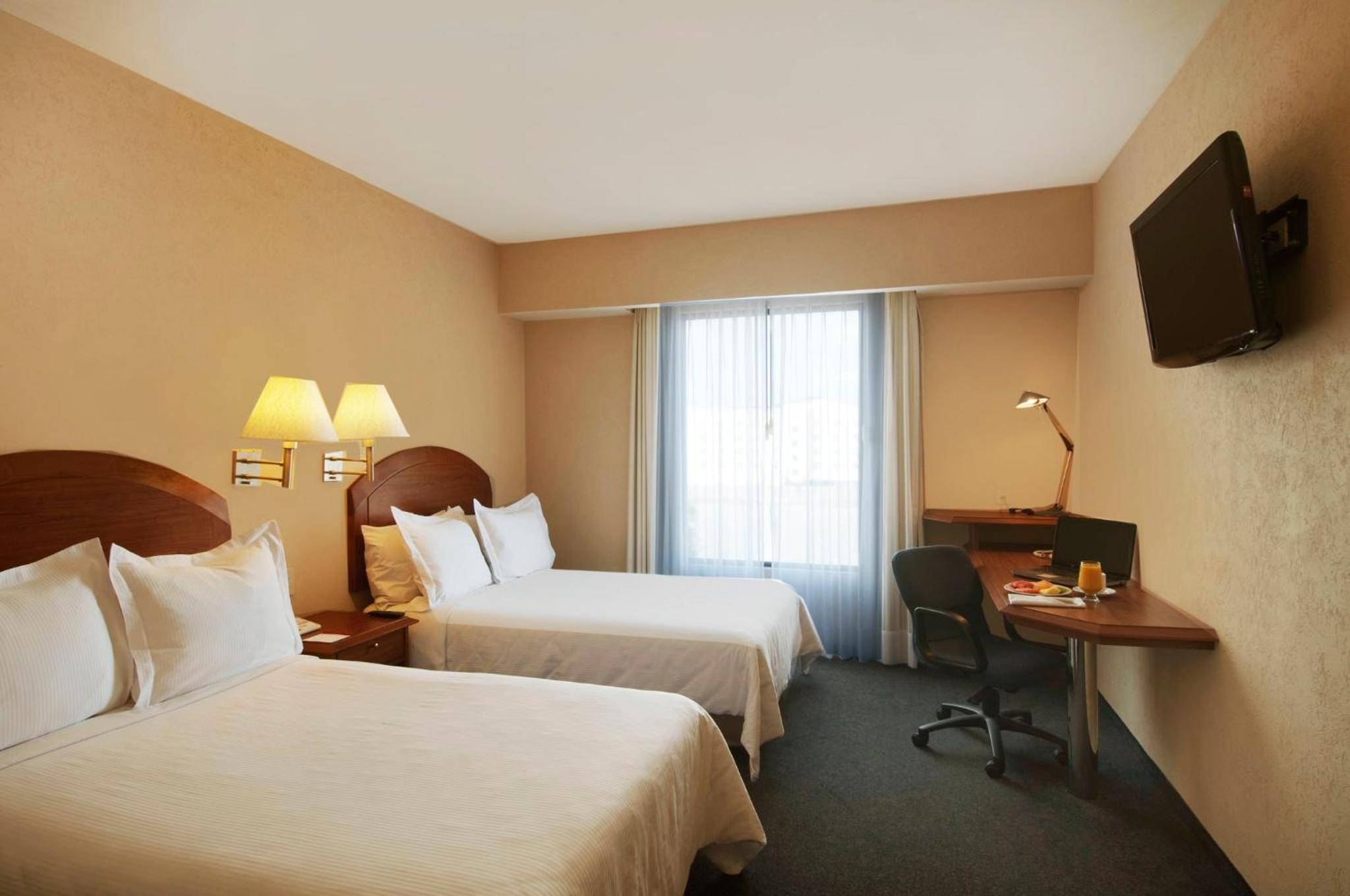 Double Room with Two Double Beds - Photo 10