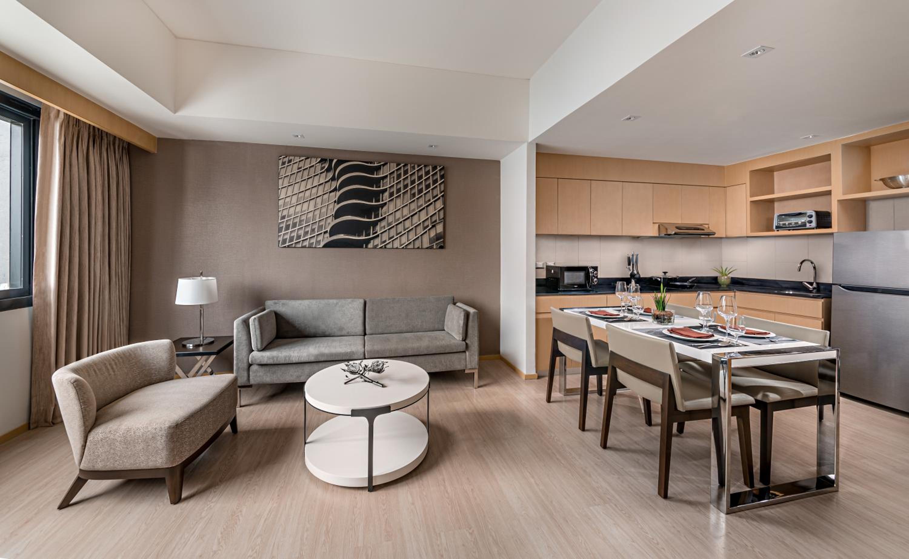 1 King Bed, One-Bedroom with Kitchenette, Washer-Dryer and Living Area  - Photo 6