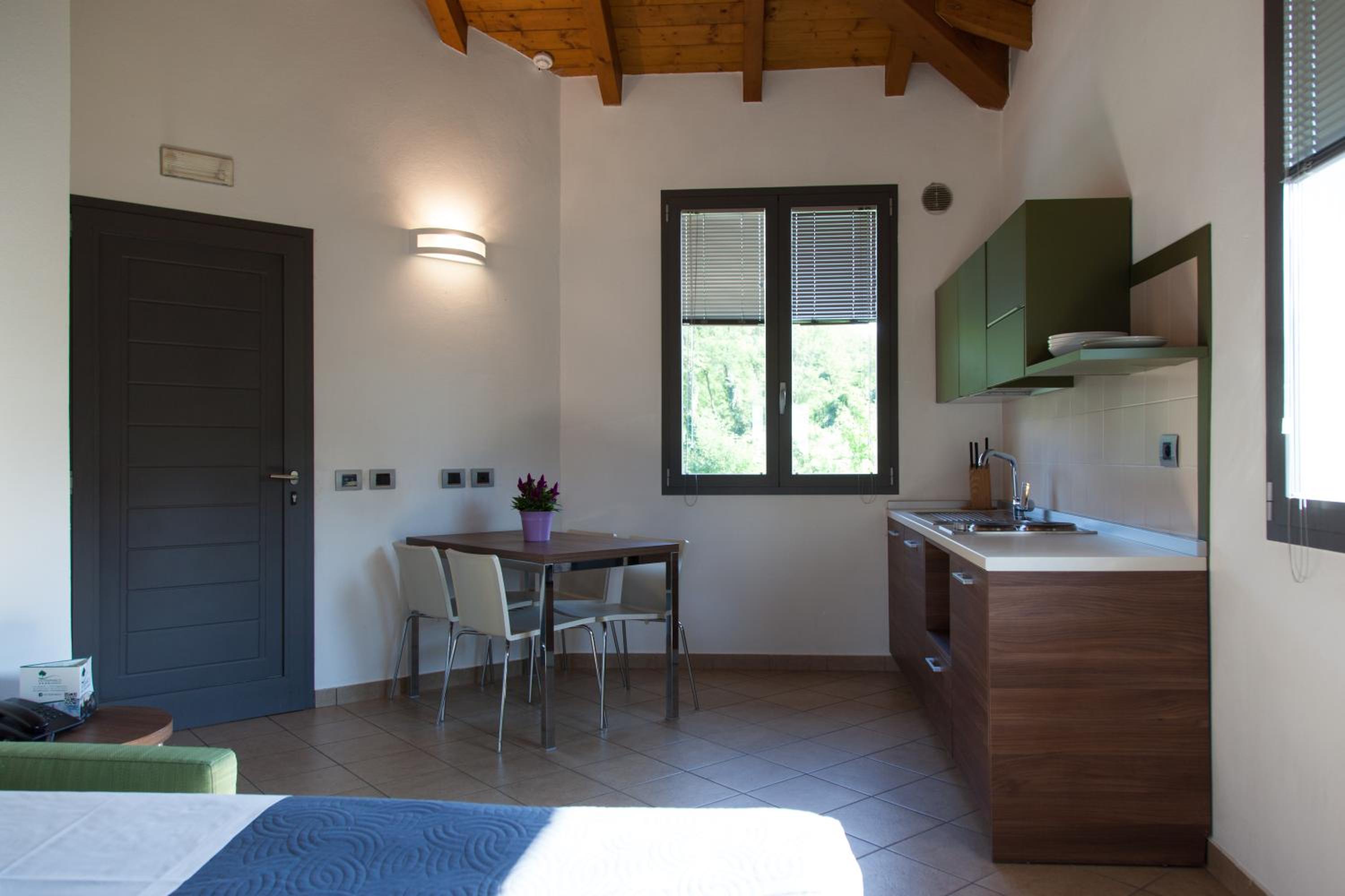 Studio (2 Adults) - Photo 1