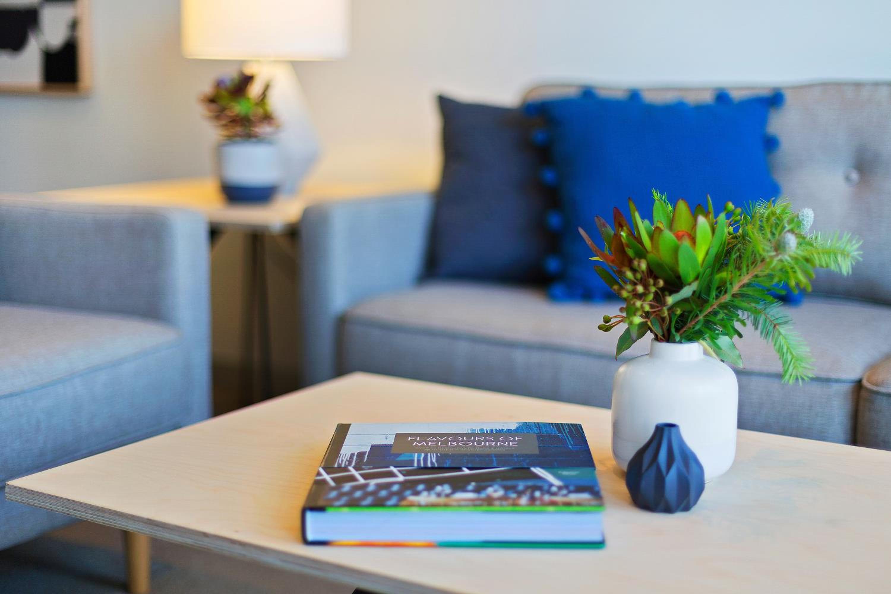 Lori: 2 Bedroom Apartment- 283 City Rd- Convention Center