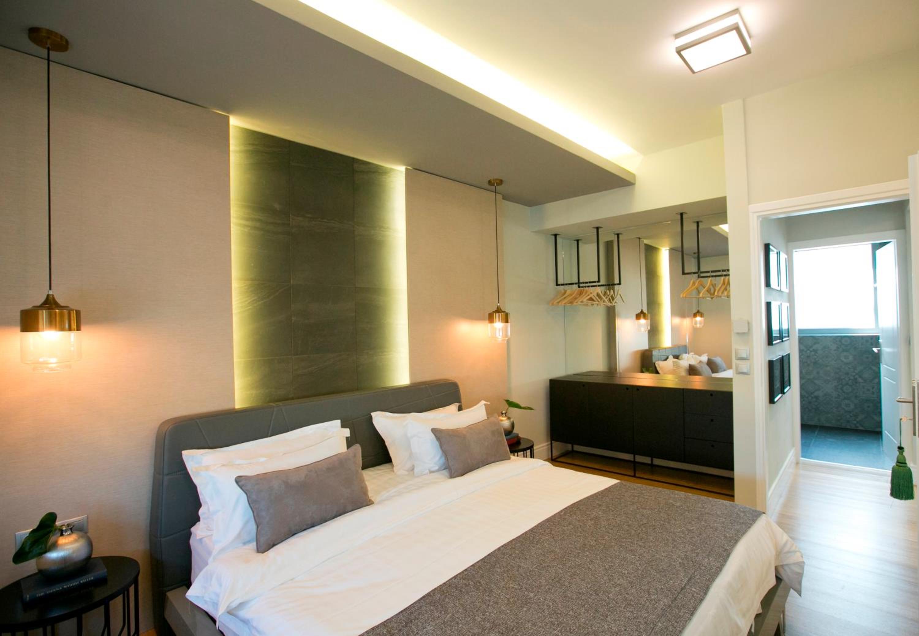 One-Bedroom Superior Suite photo 2