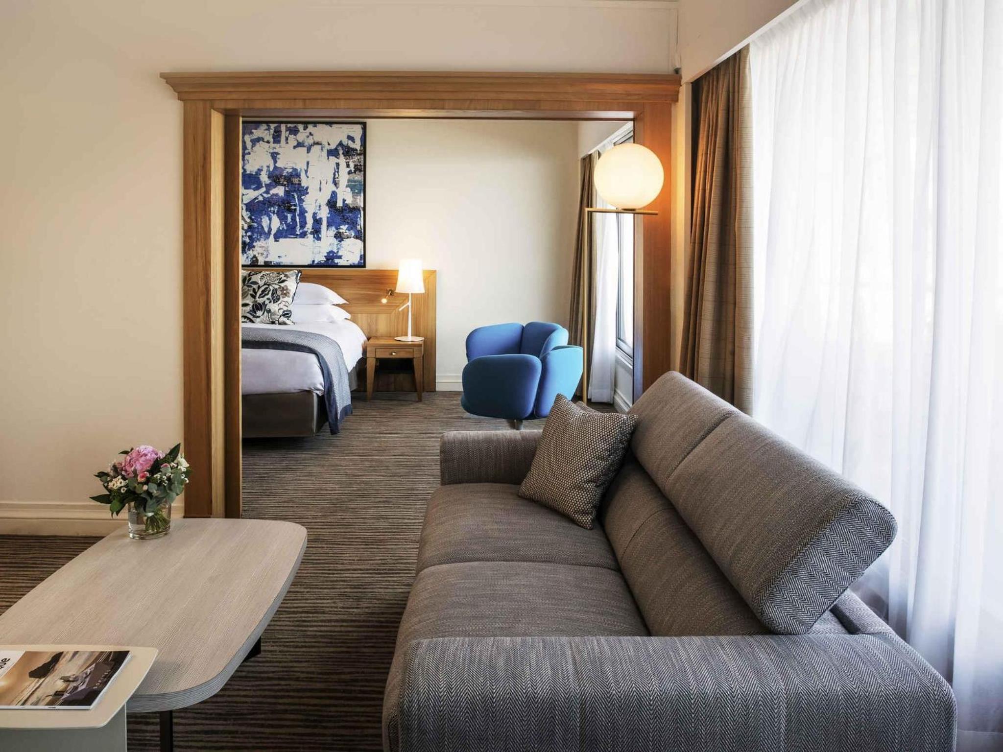 Prestige King Suite - Photo 9