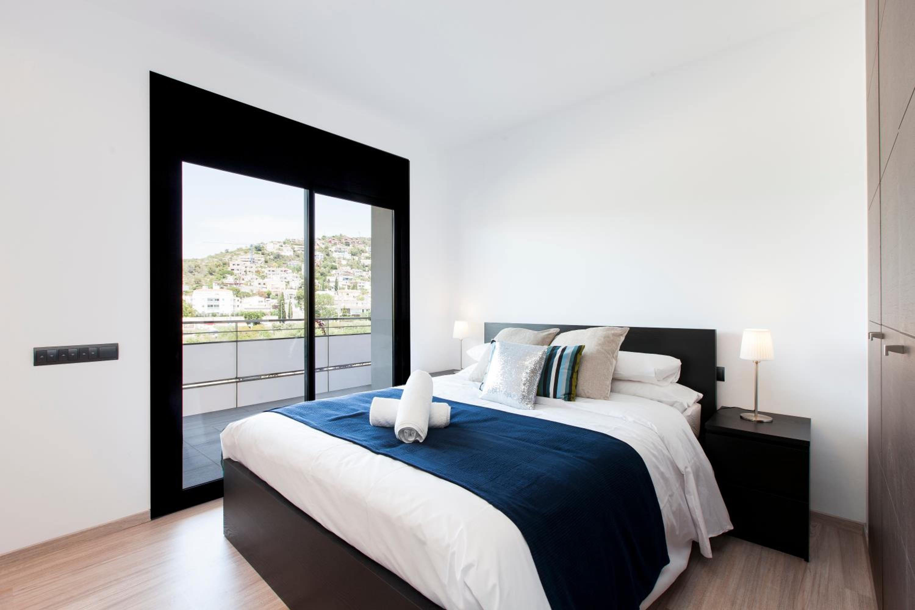 Apartamento Superior de Tres Dormitorios - Plaça Josep Roca i Pons, 1 - 1