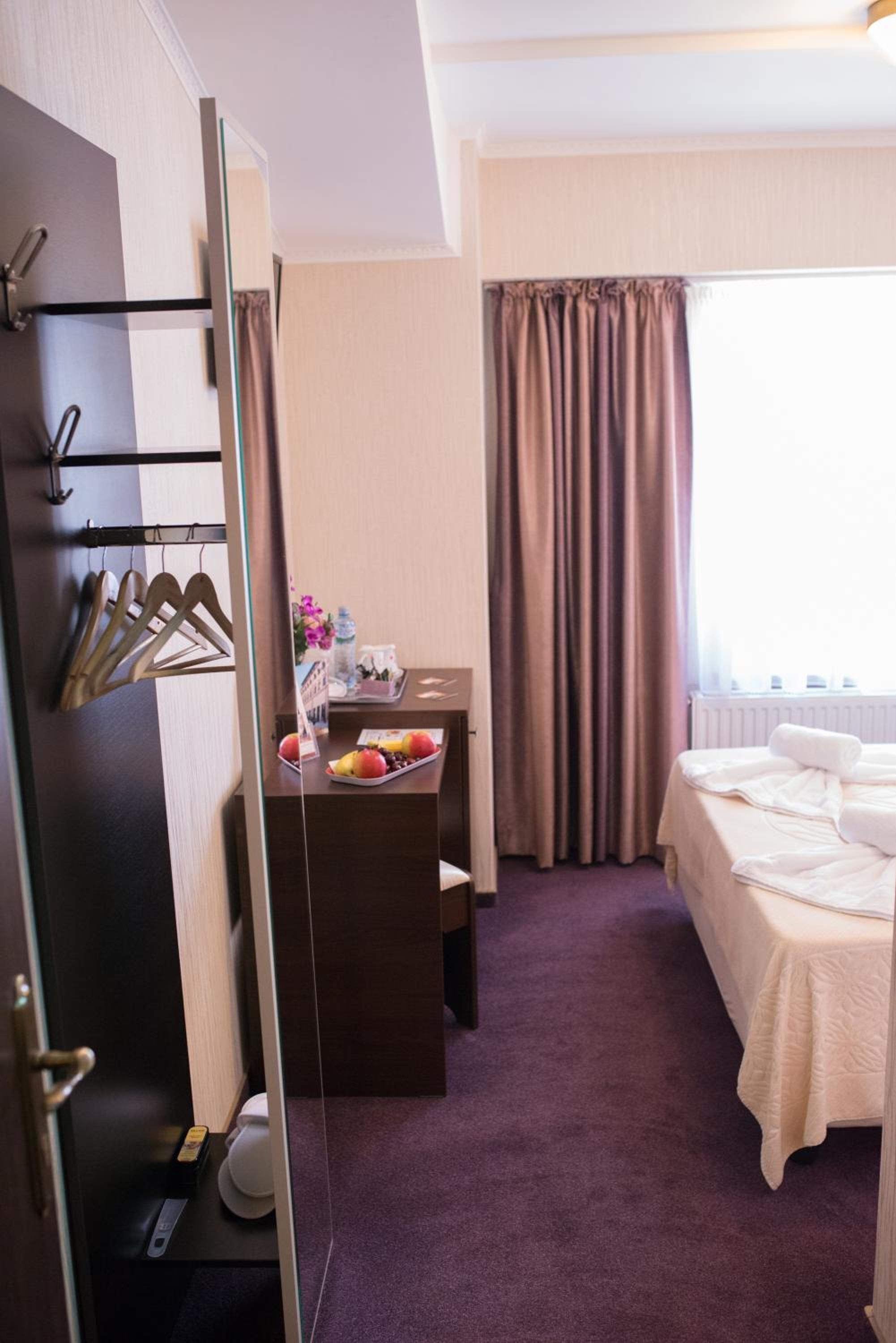 Economy Double Room - Photo 1
