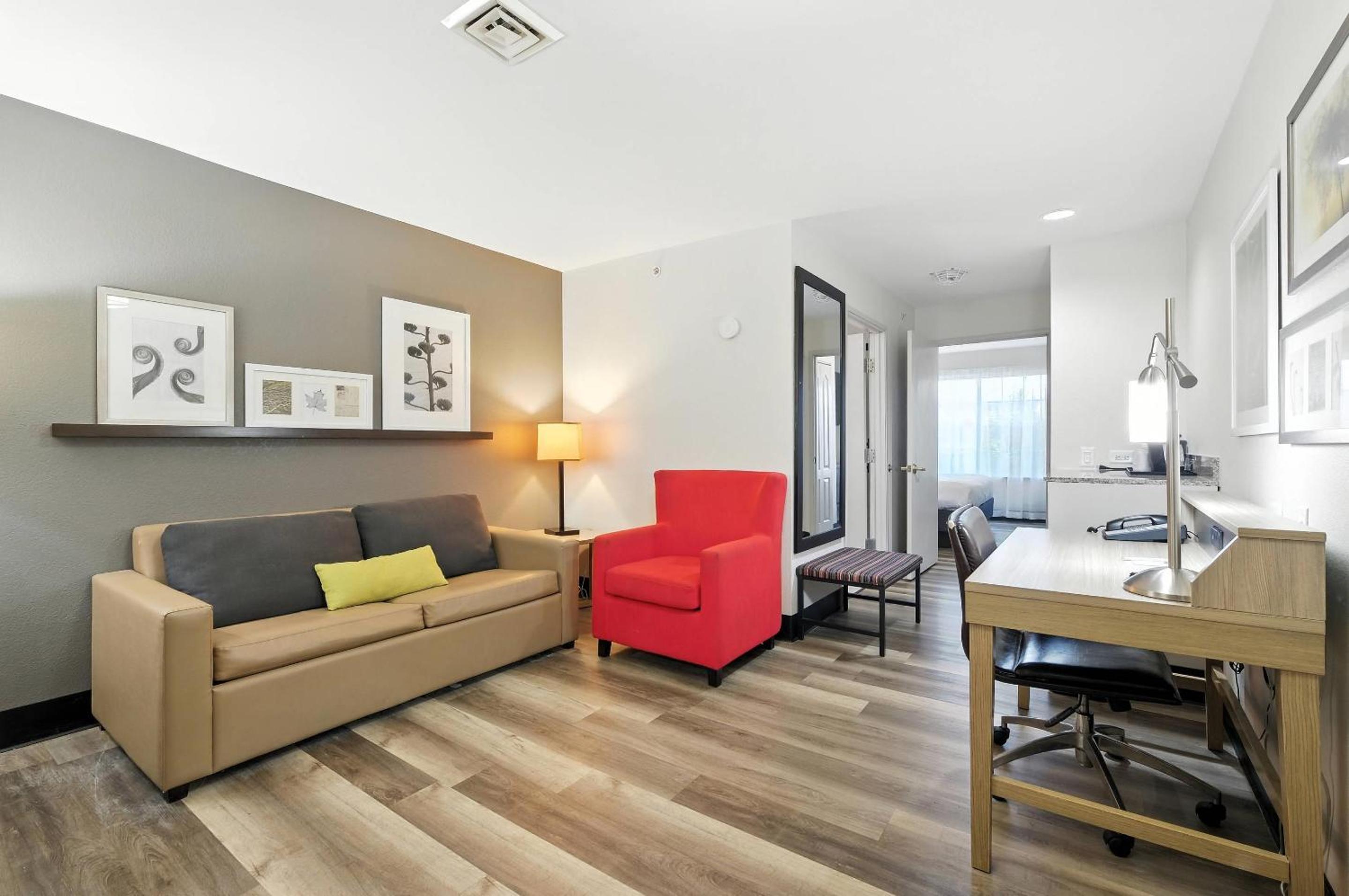 King Suite - Non Smoking - Photo 7