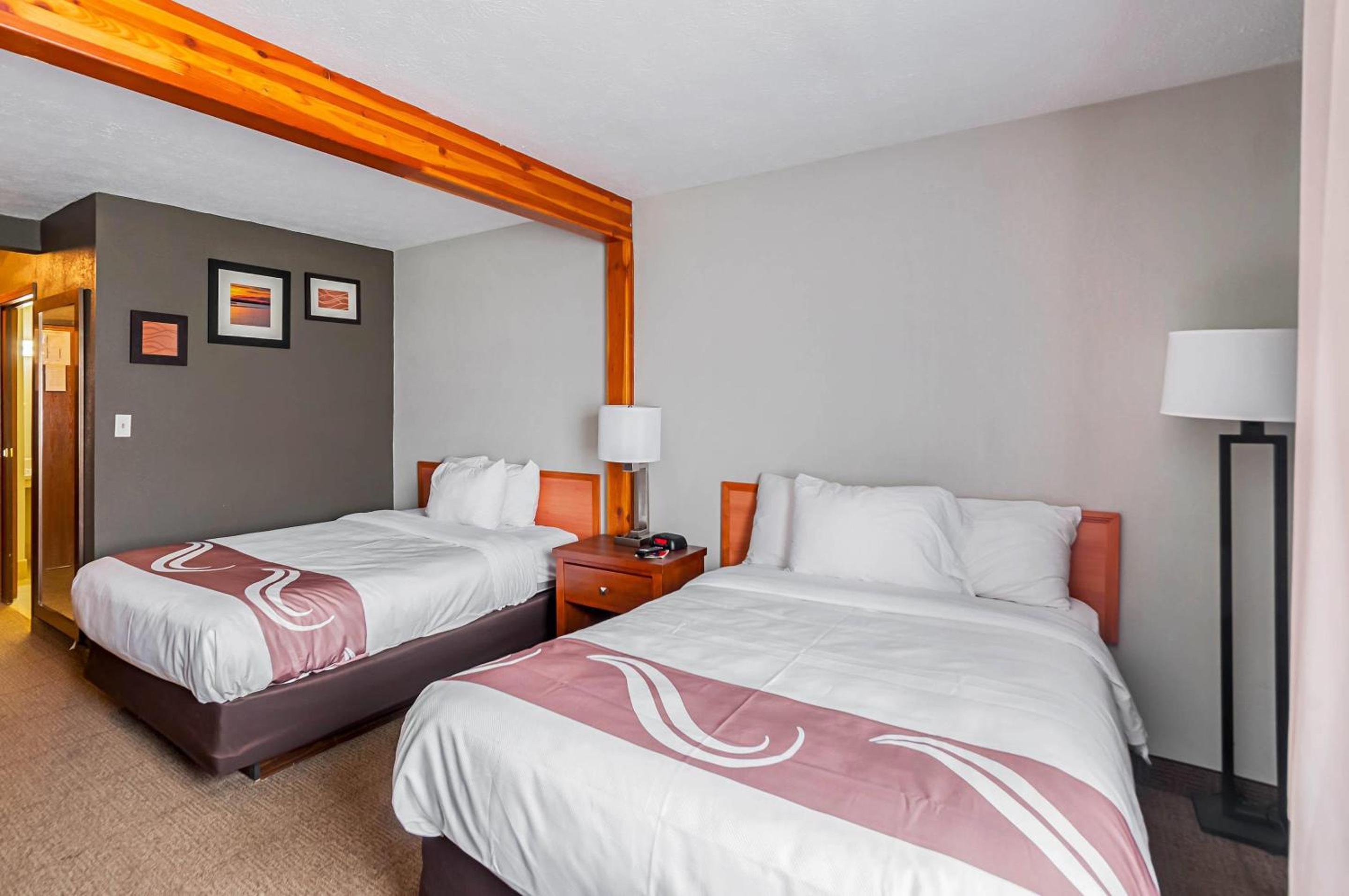 Double Room with Two Double Beds - Accessible/Non-Smoking - Photo 1